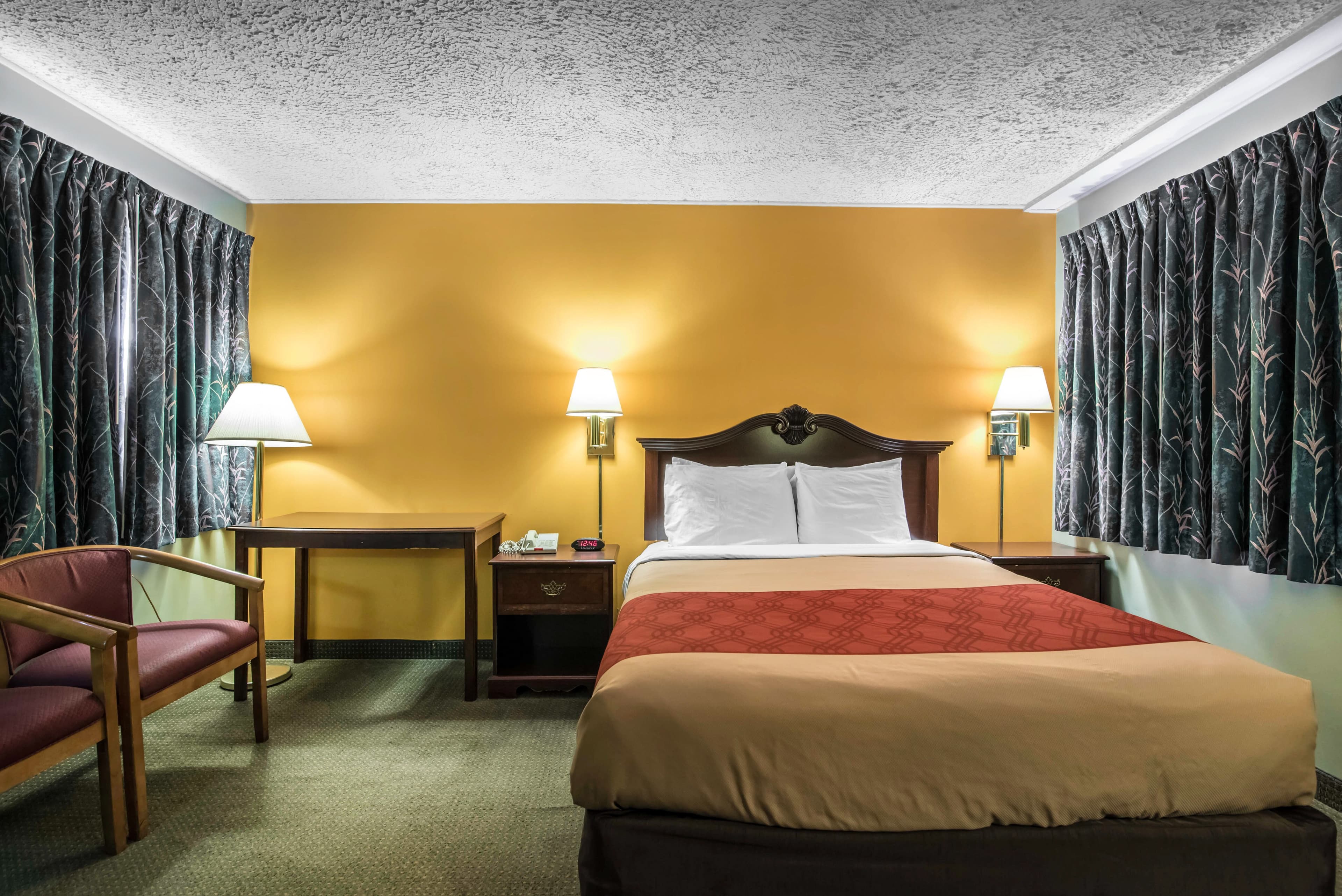 Econo Lodge Brattleboro South — 15