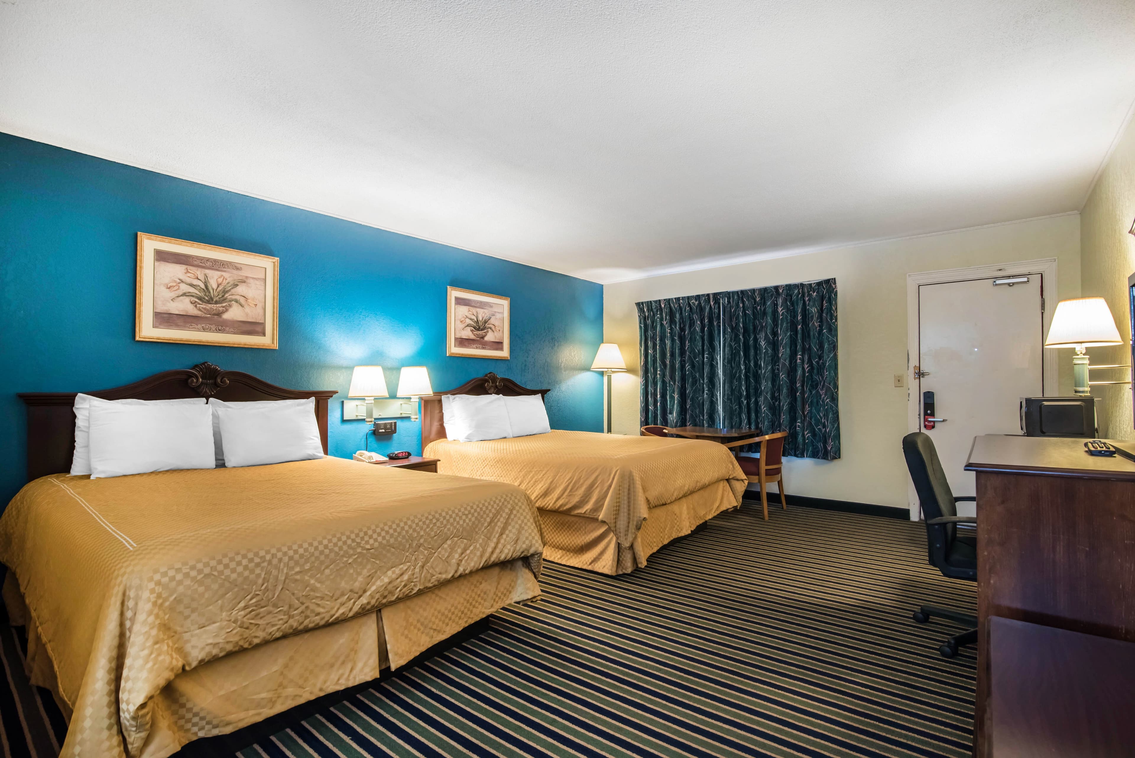 Econo Lodge Brattleboro South — 19