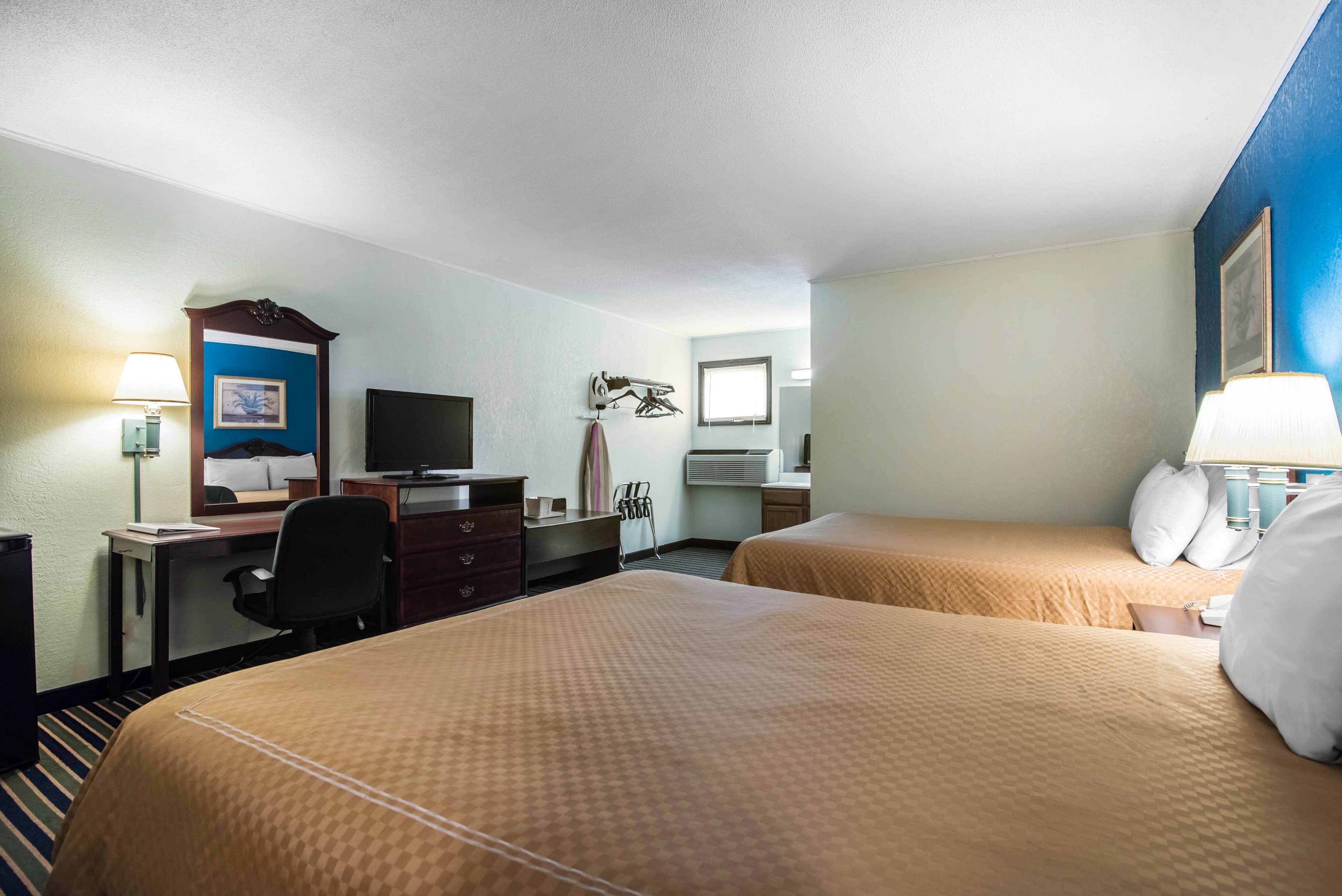 Econo Lodge Brattleboro South — 20