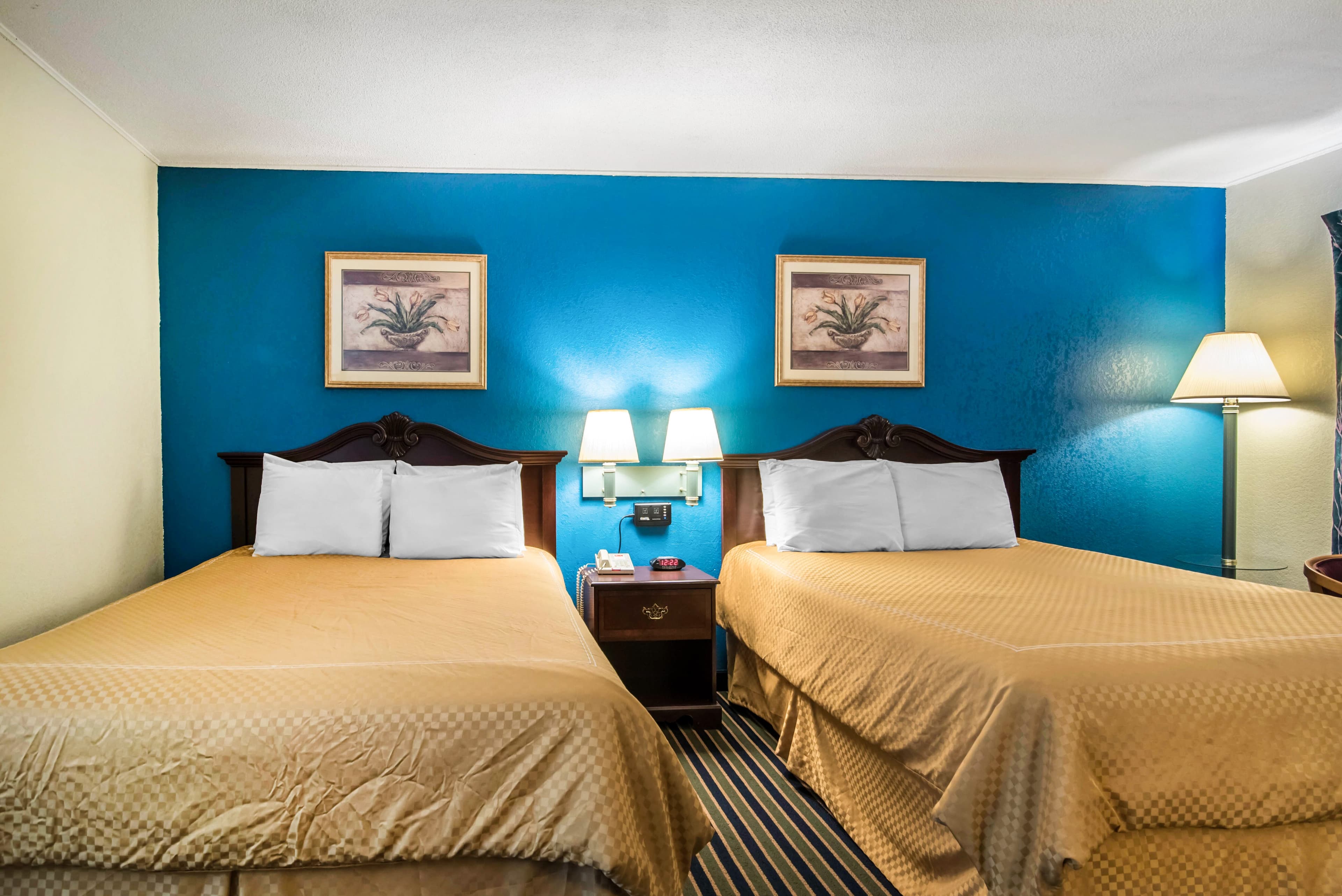Econo Lodge Brattleboro South — 21