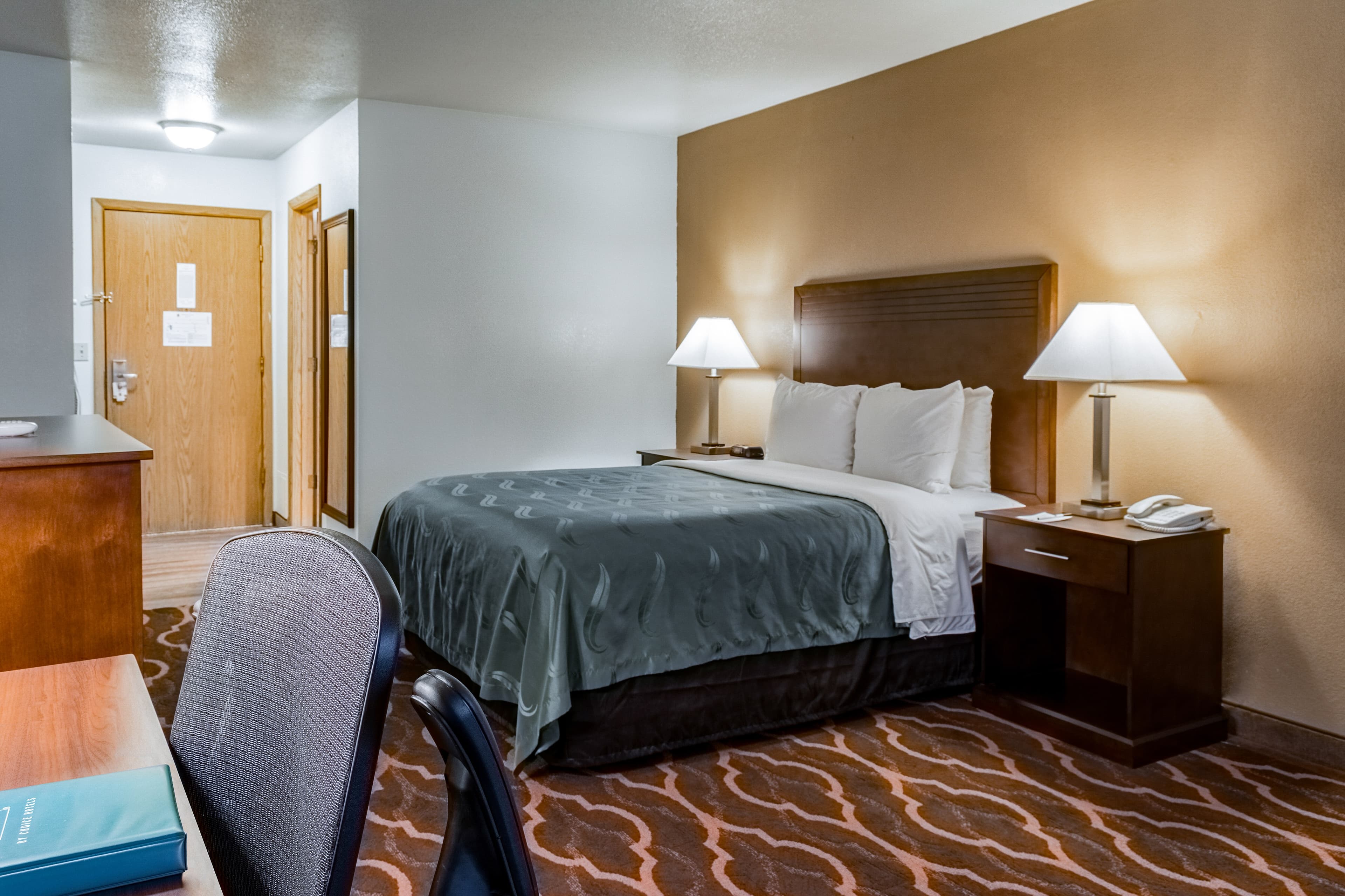 Quality Inn & Suites Vancouver North — 11