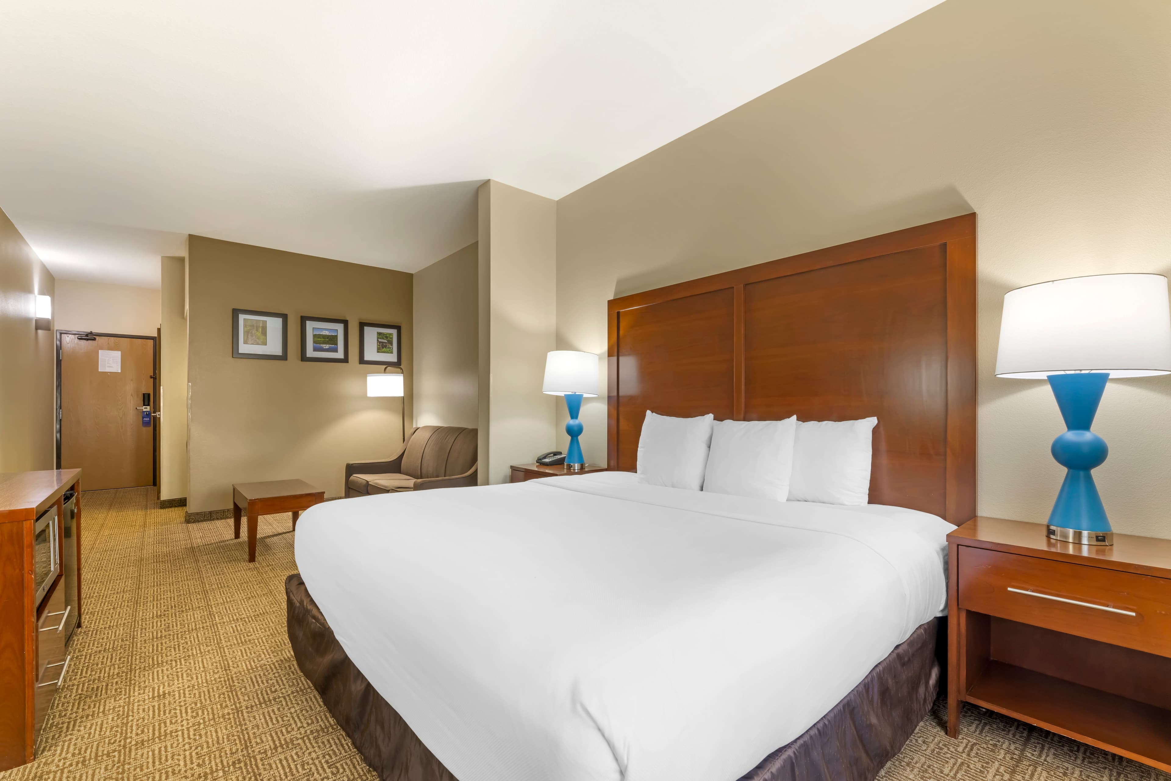 Comfort Suites Near Vancouver Mall - Image 3