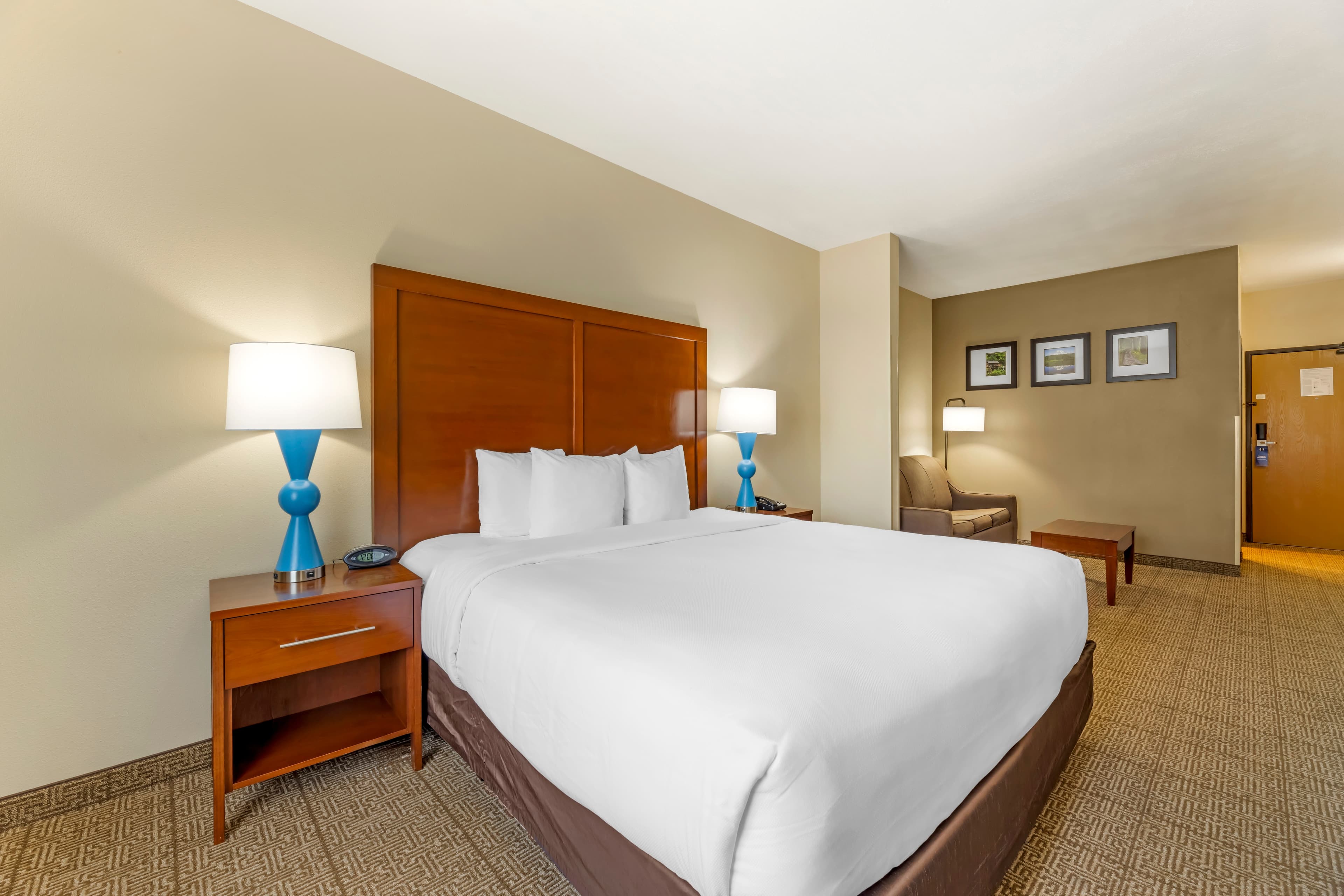 Comfort Suites Near Vancouver Mall — 6