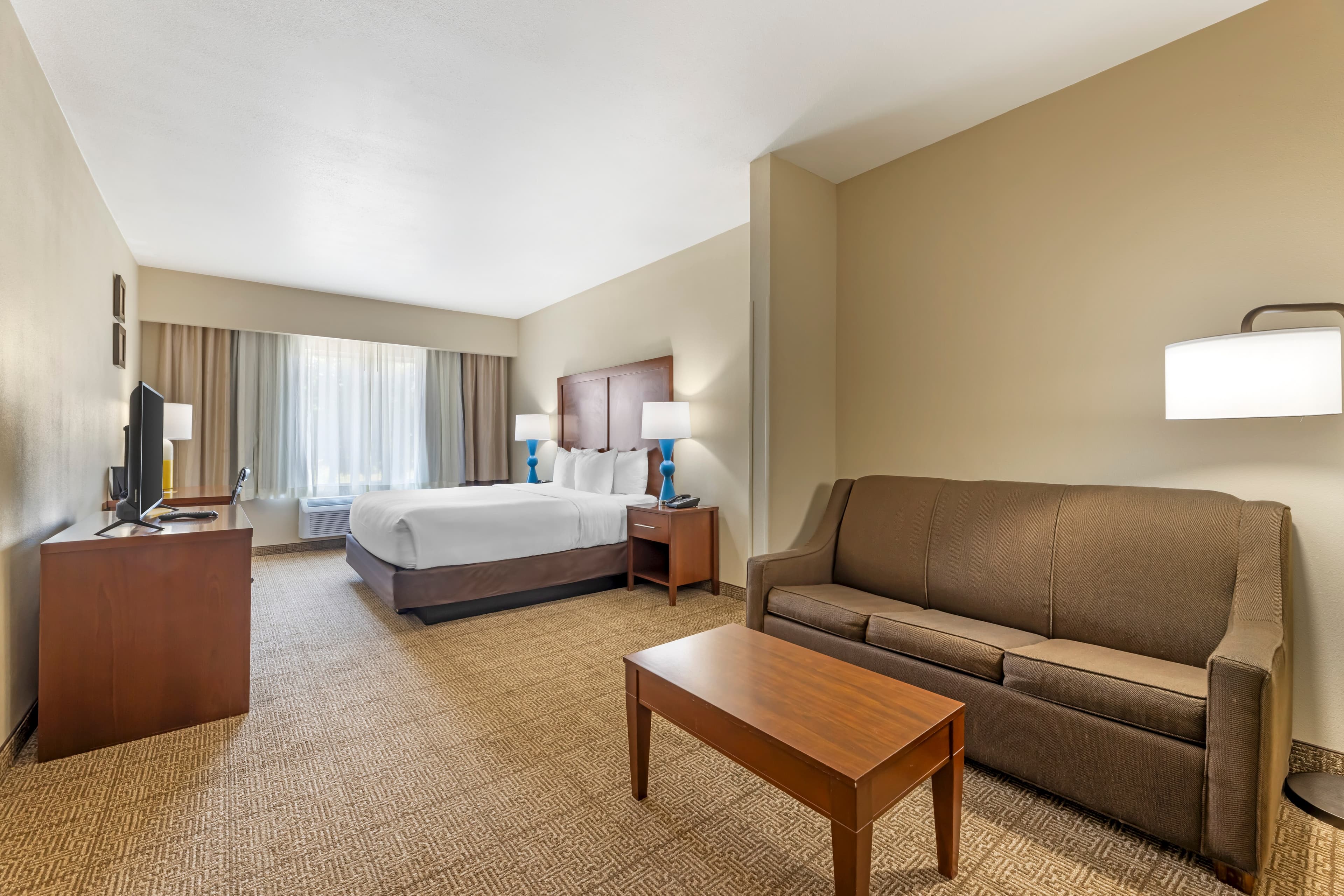 Comfort Suites Near Vancouver Mall — 13