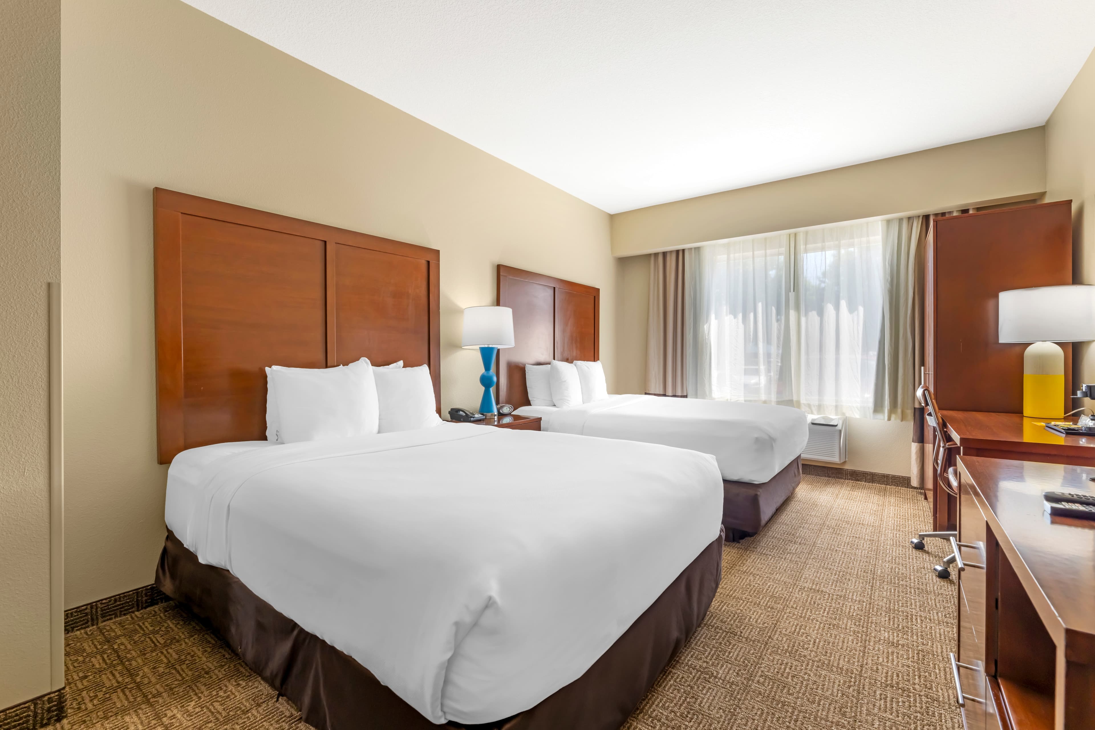 Comfort Suites Near Vancouver Mall — 21