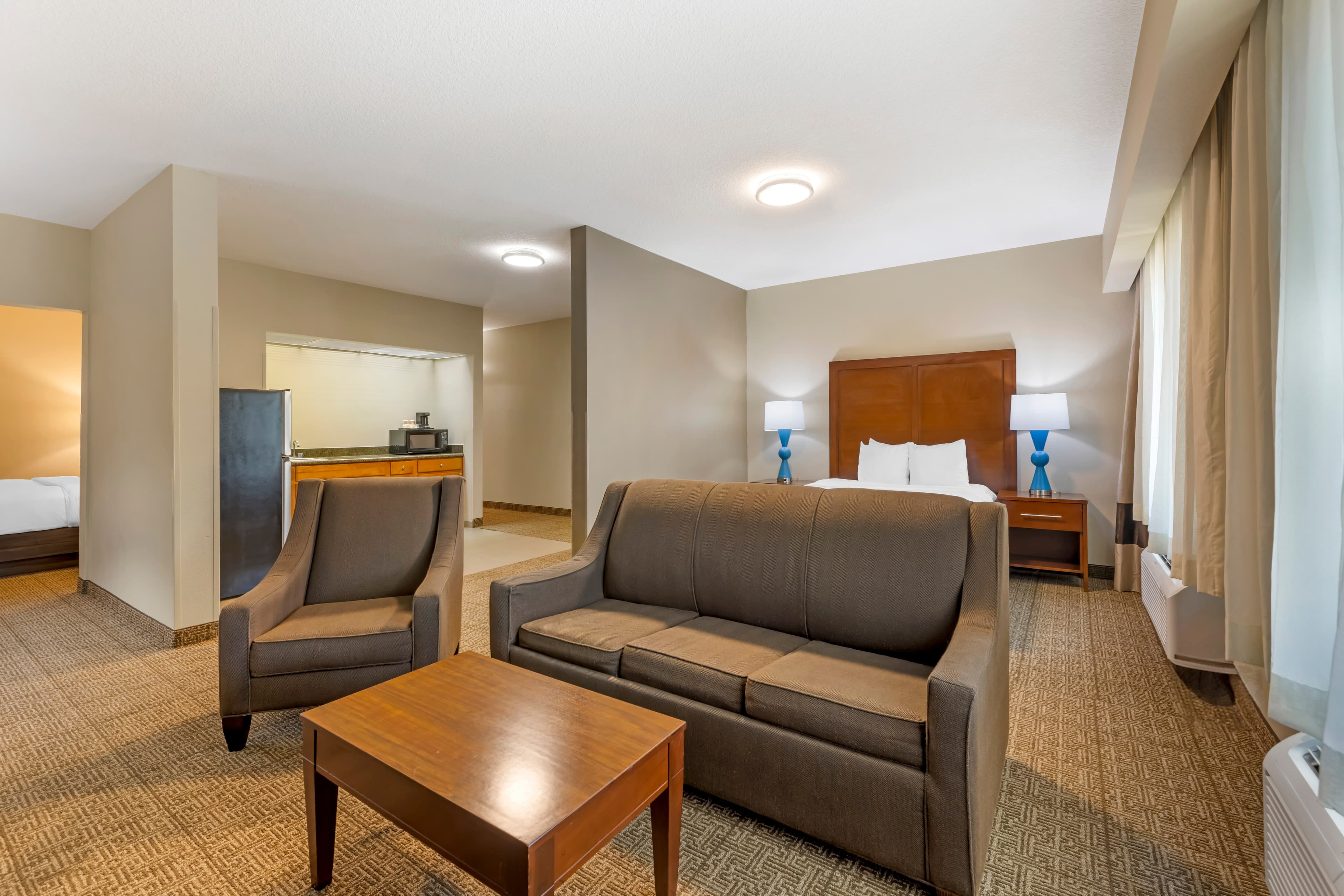 Comfort Suites Near Vancouver Mall — 25