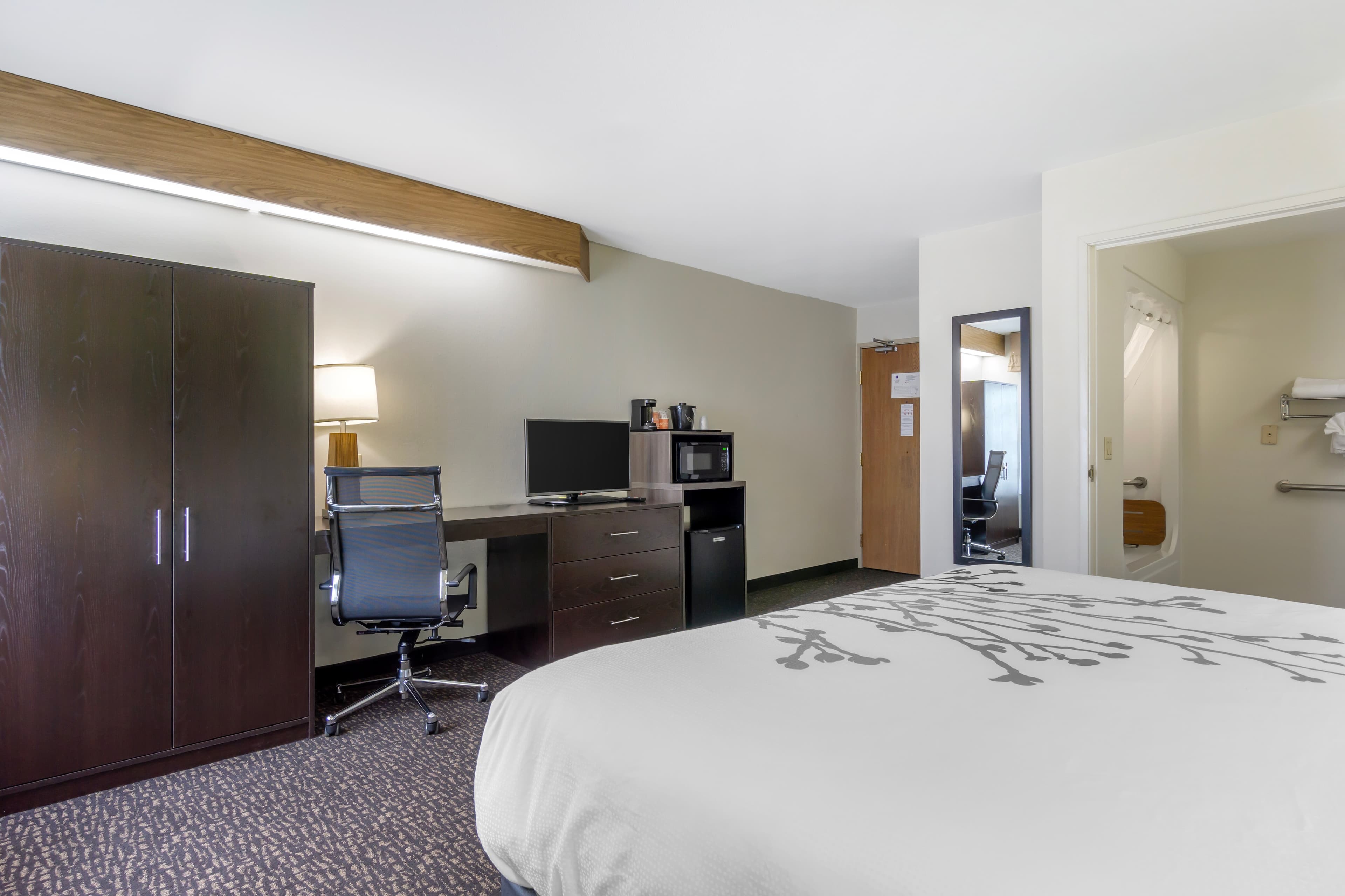 Sleep Inn Sea Tac Airport - Image 4