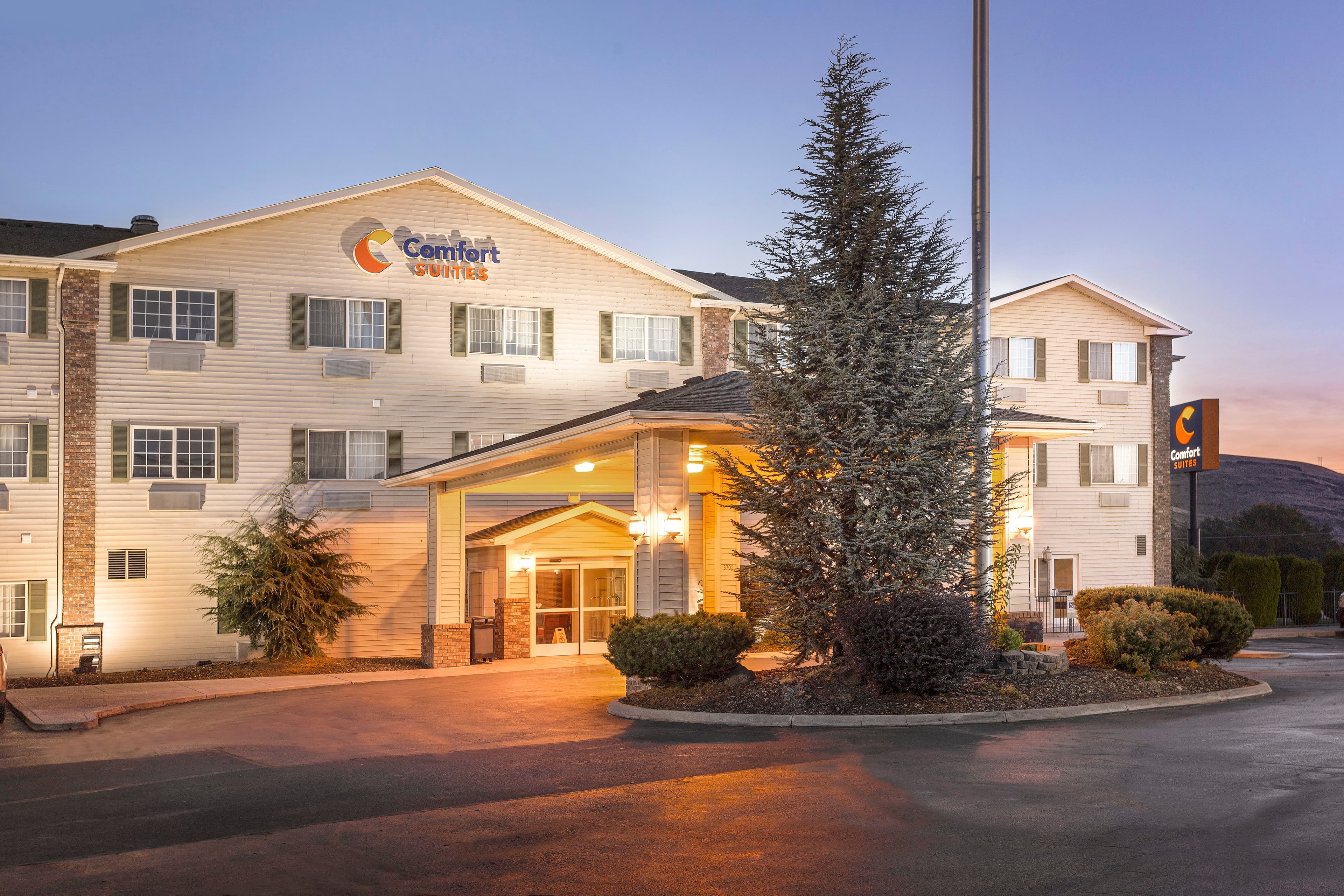 Comfort Suites Yakima - Image 1