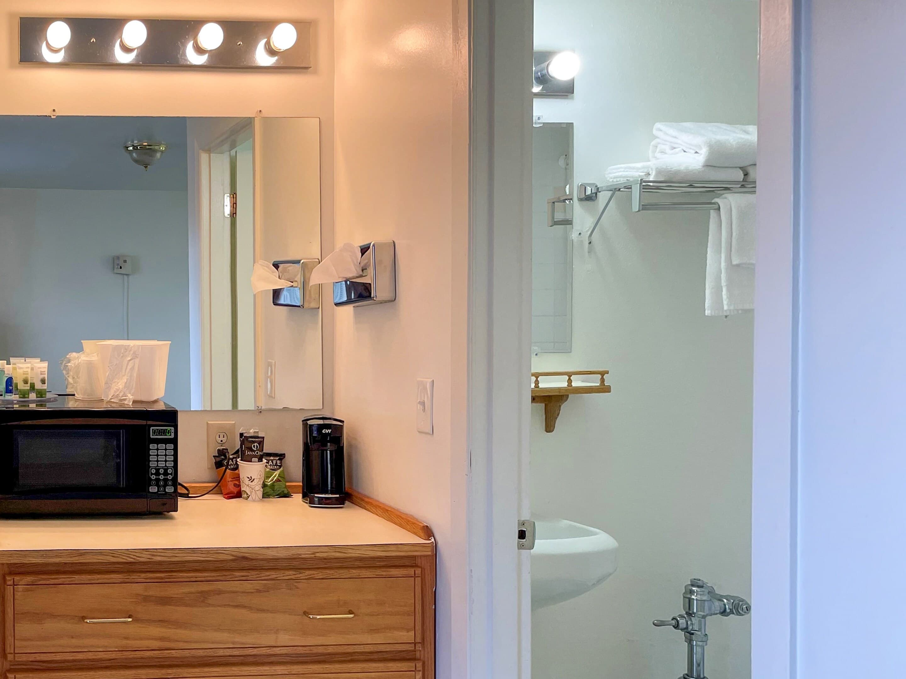 Rodeway Inn & Suites Omak - Okanogan - Image 5