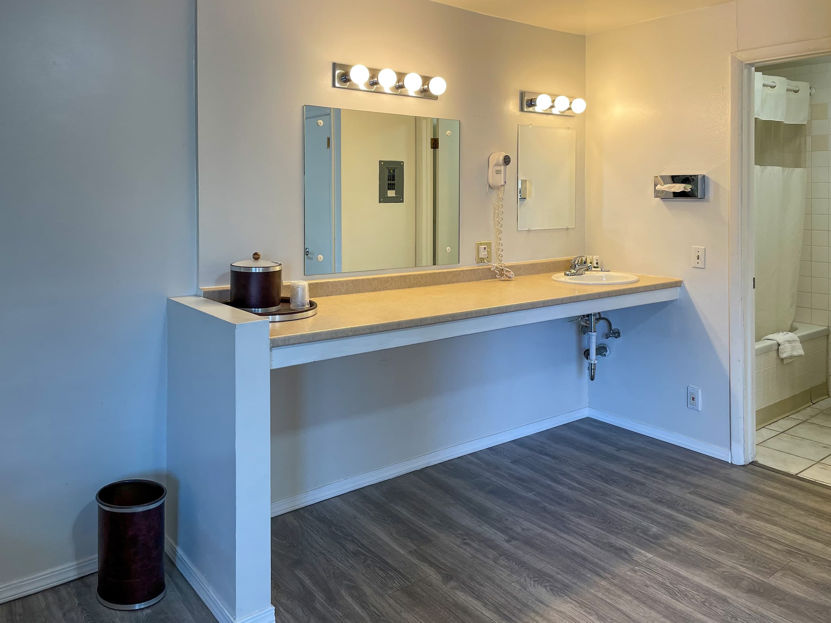 Rodeway Inn & Suites Omak - Okanogan — 23