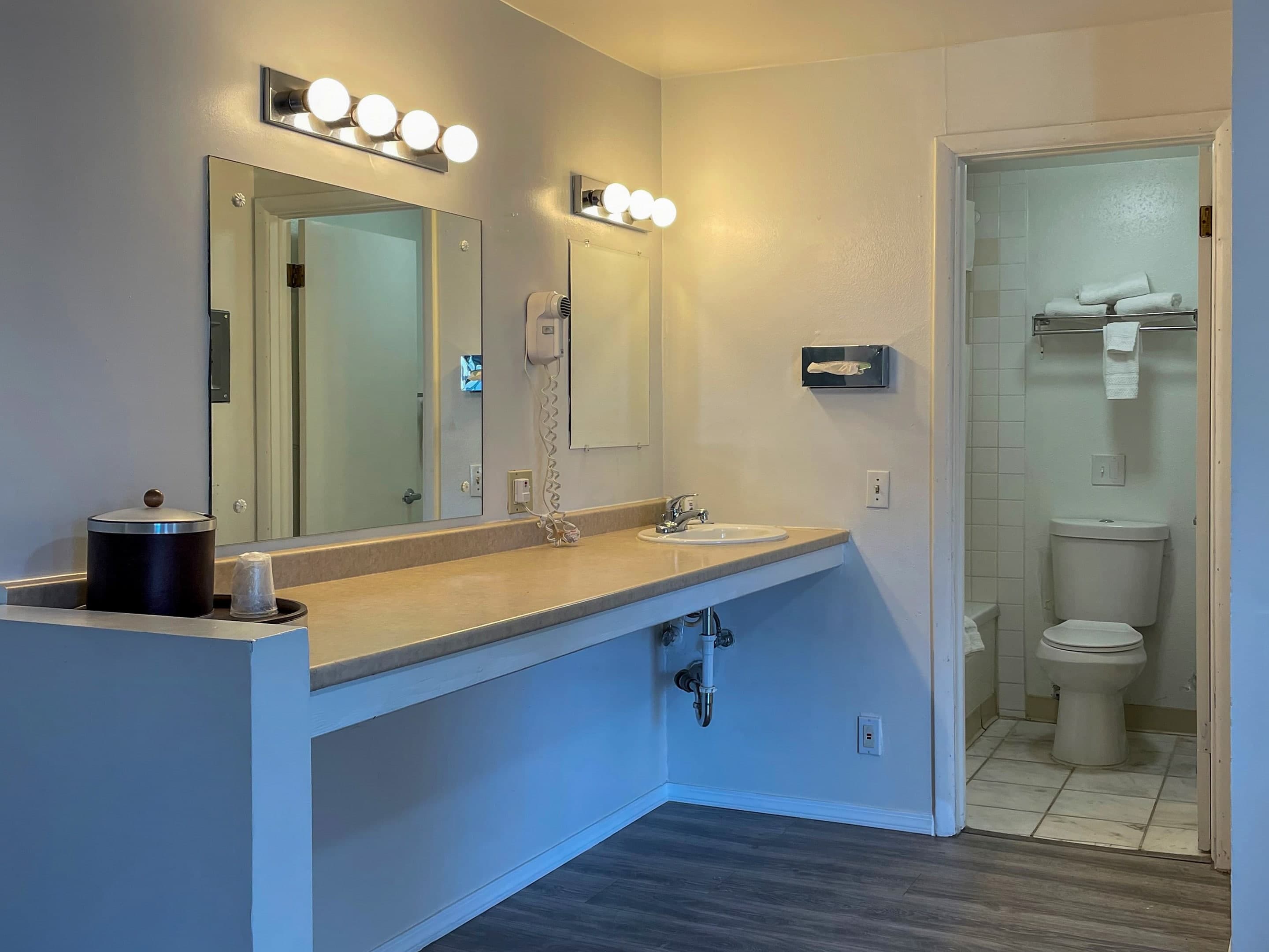 Rodeway Inn & Suites Omak - Okanogan — 24