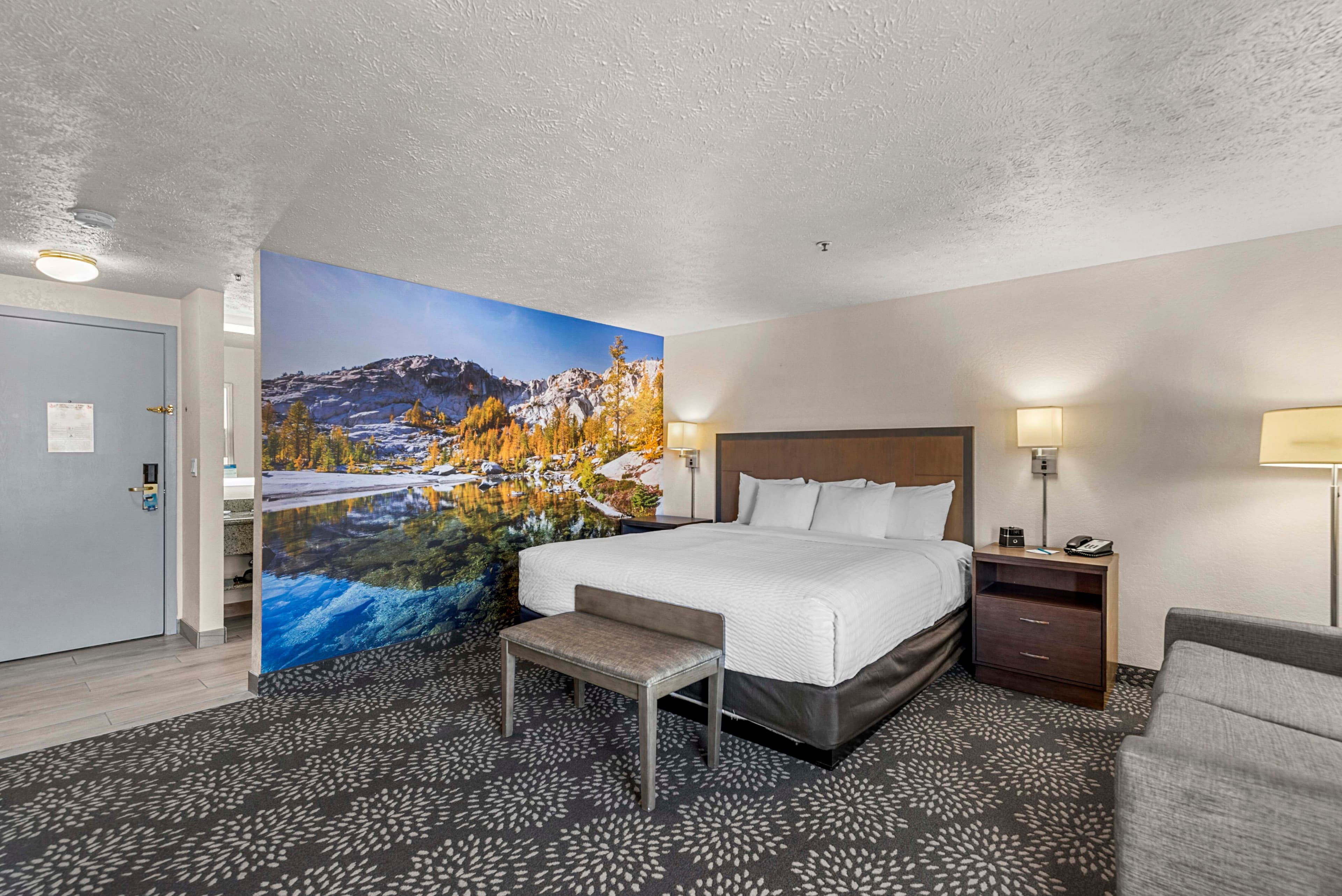 Clarion Pointe Wenatchee - Image 2