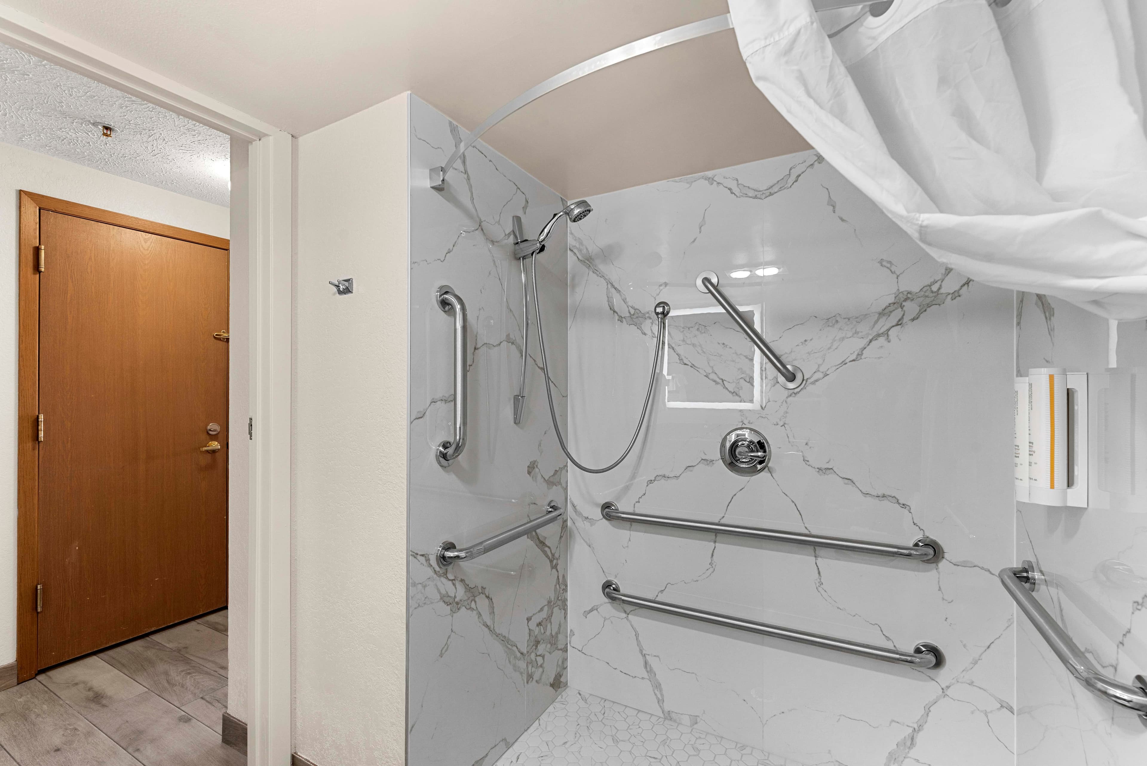 Clarion Pointe Wenatchee — 7