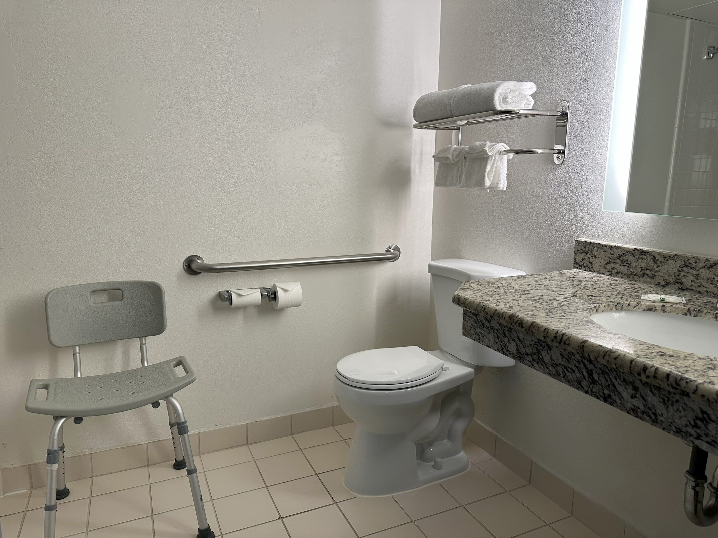 Quality Inn & Suites Everett — 6