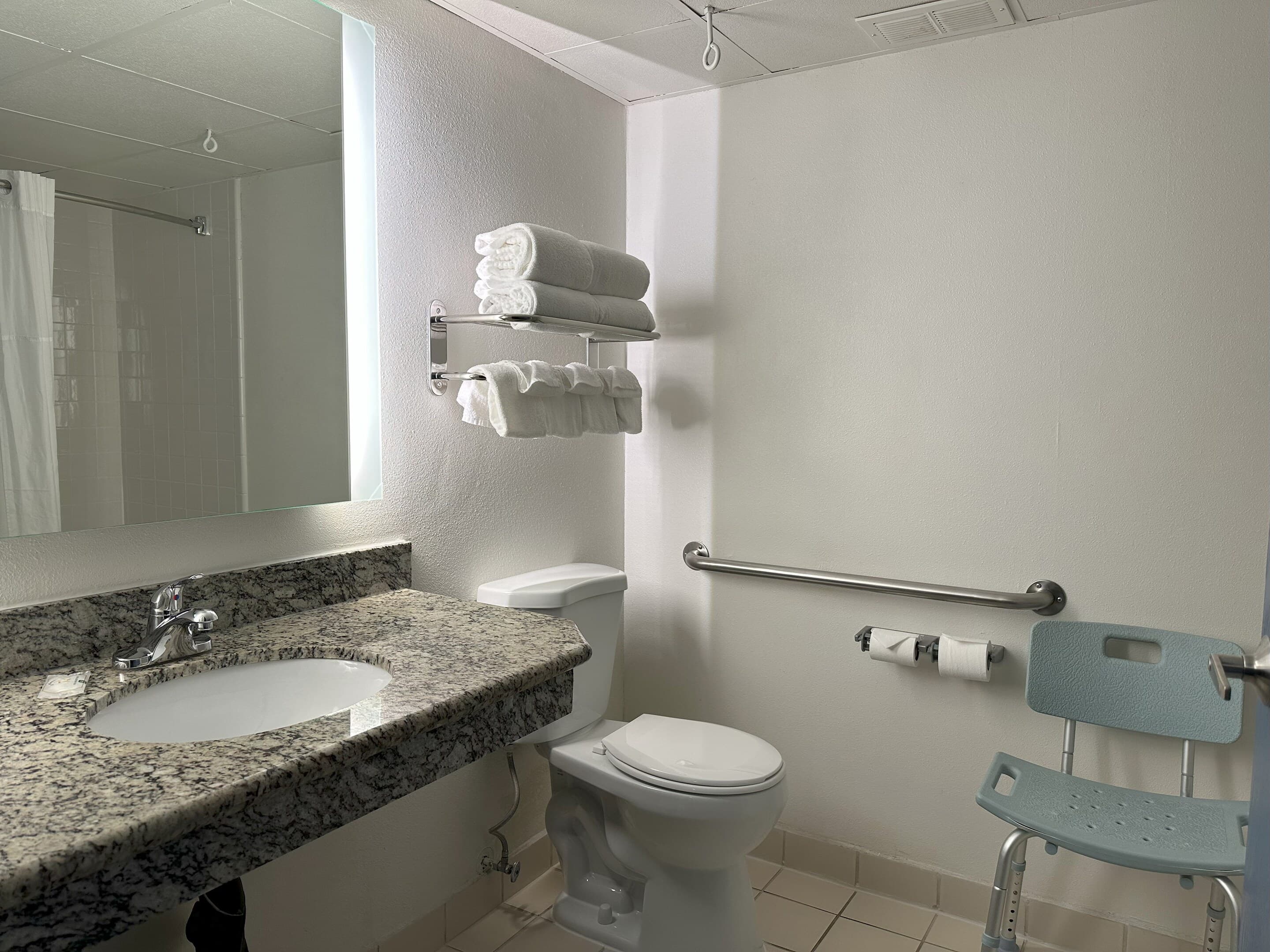 Quality Inn & Suites Everett — 13