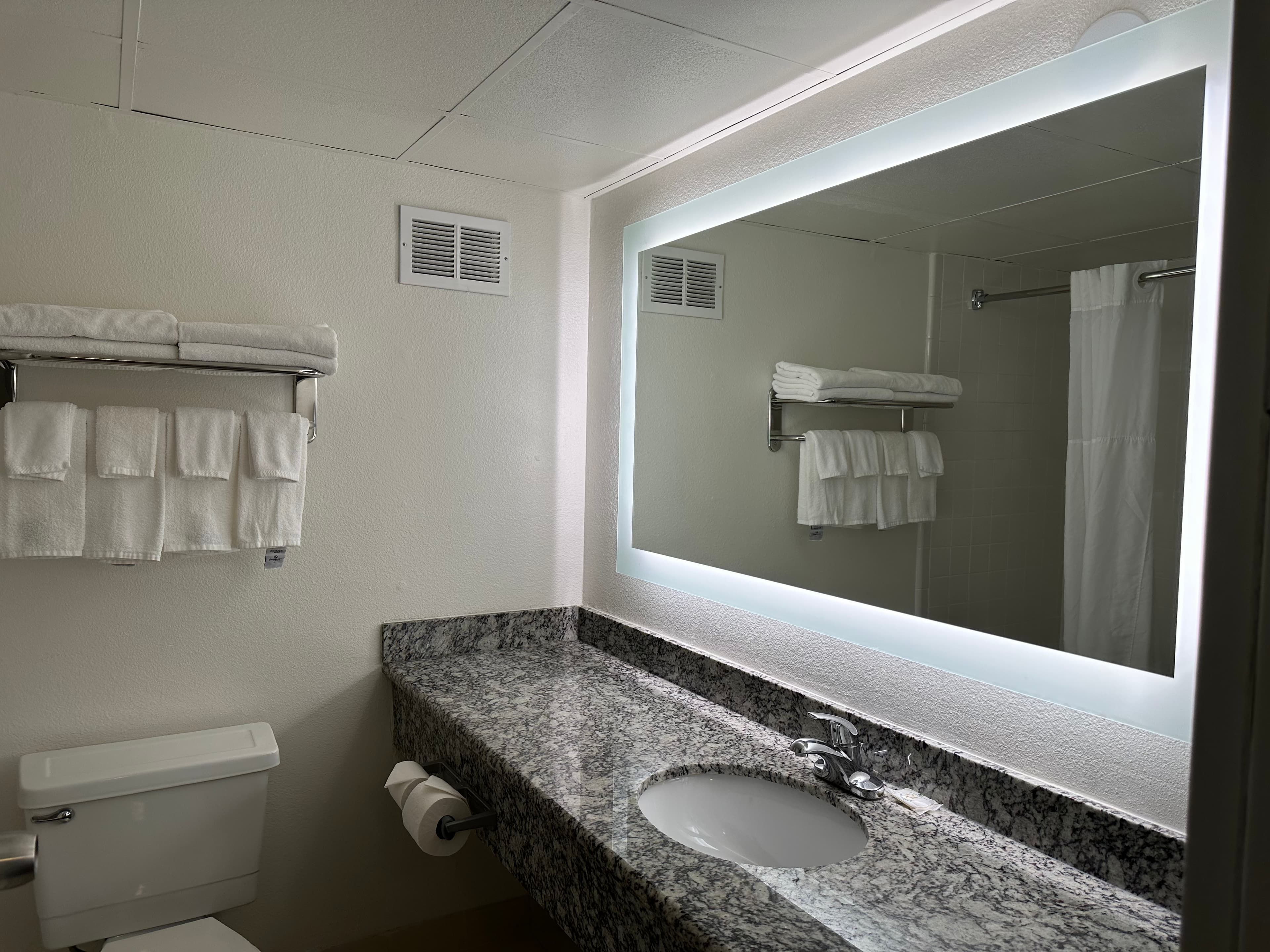 Quality Inn & Suites Everett — 23
