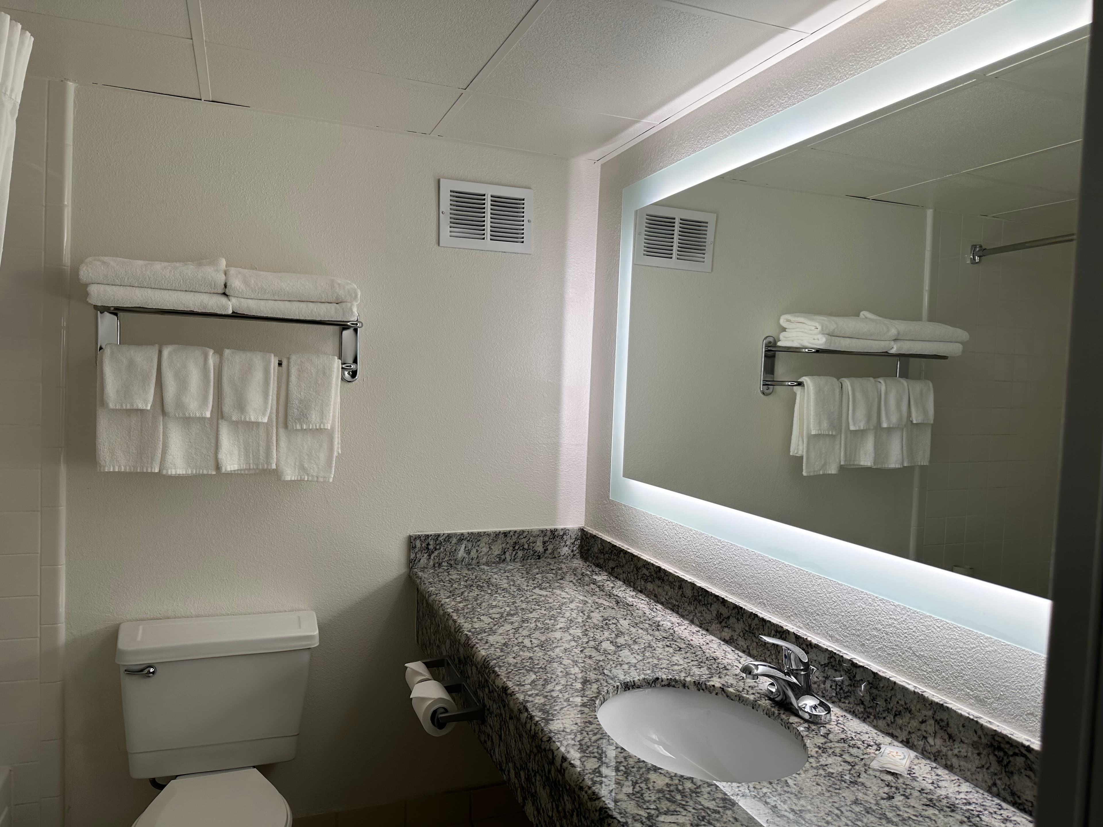 Quality Inn & Suites Everett — 32