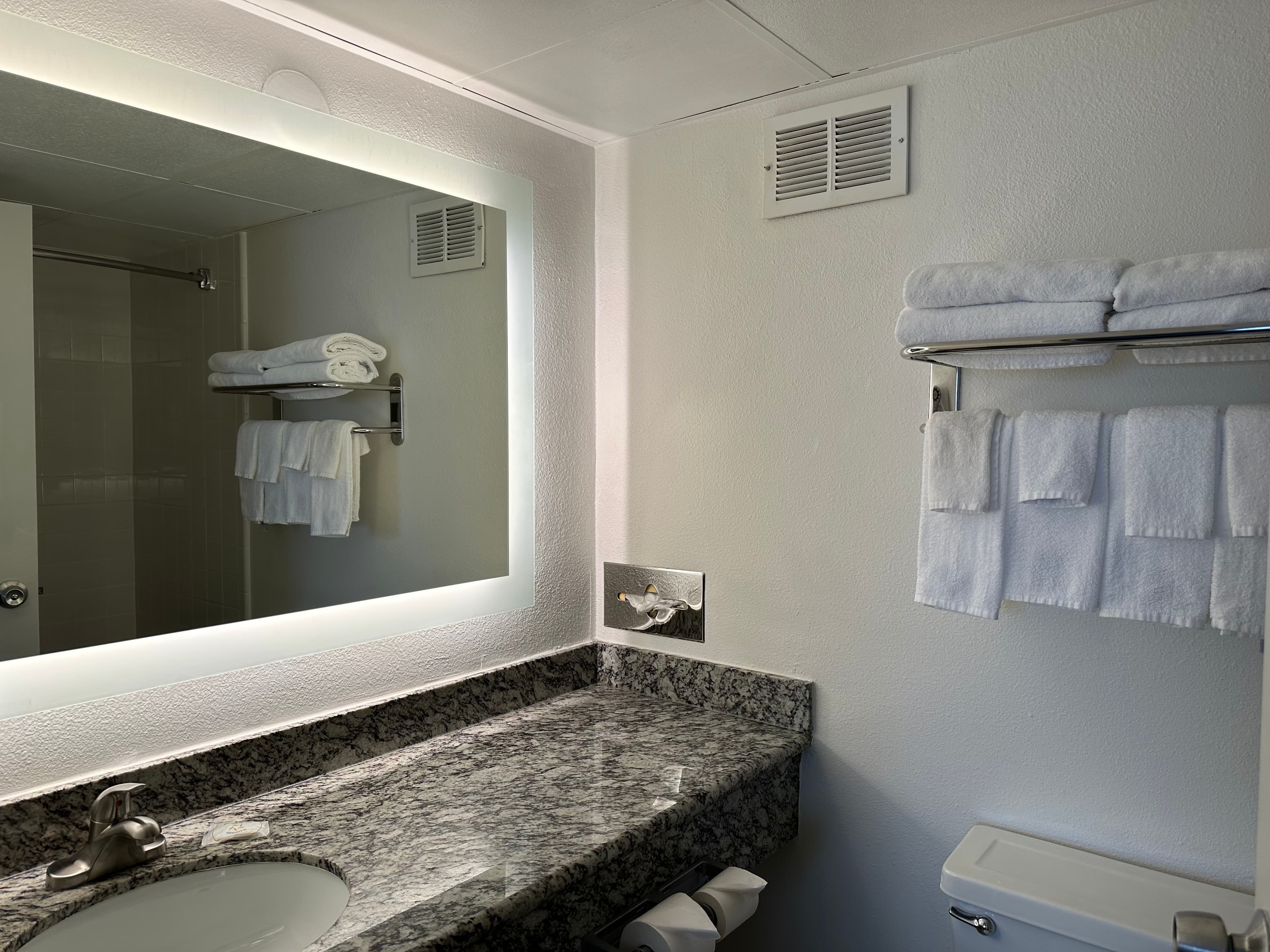 Quality Inn & Suites Everett — 37