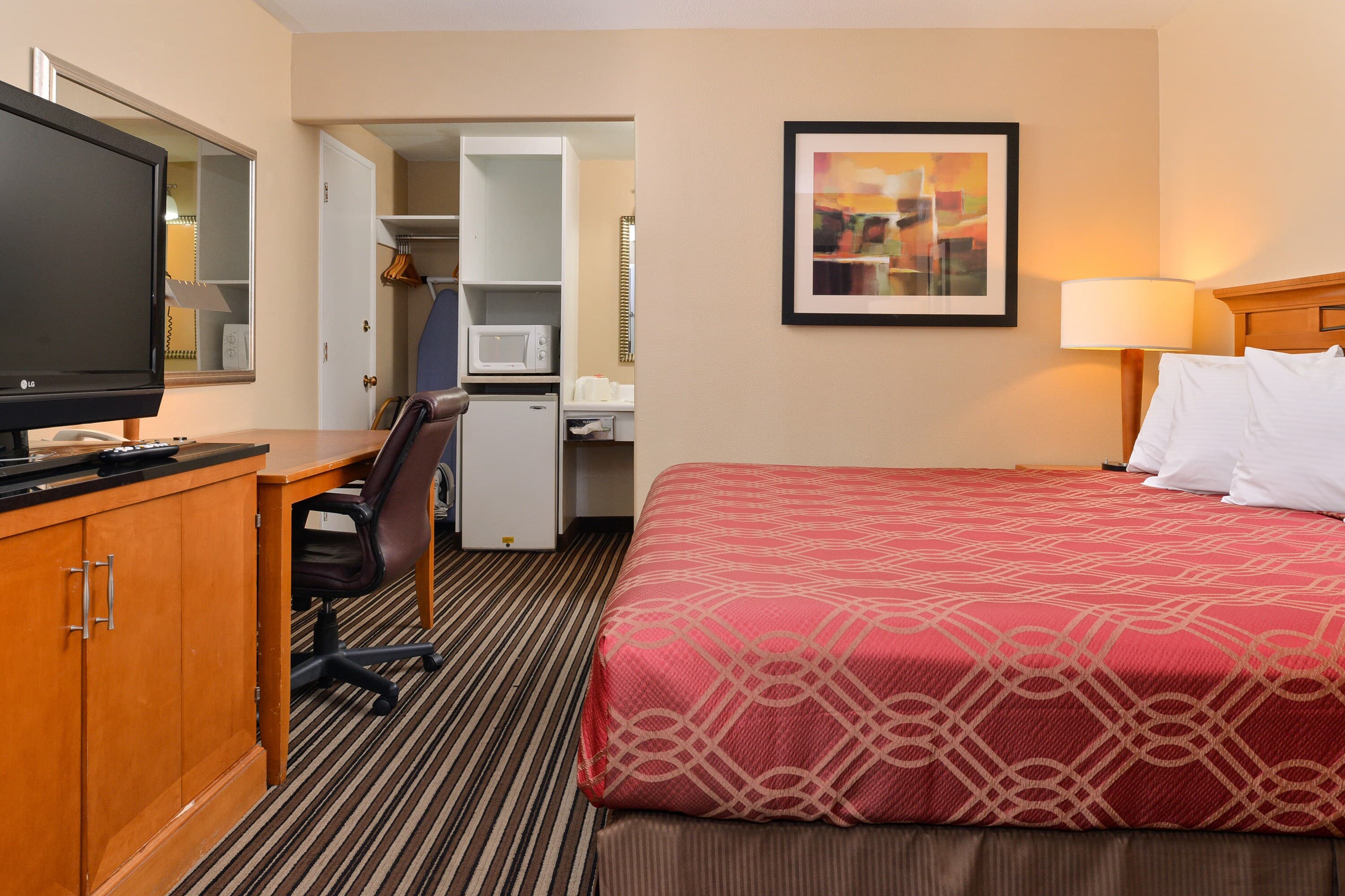 Econo Lodge Kennewick Tri-Cities — 7
