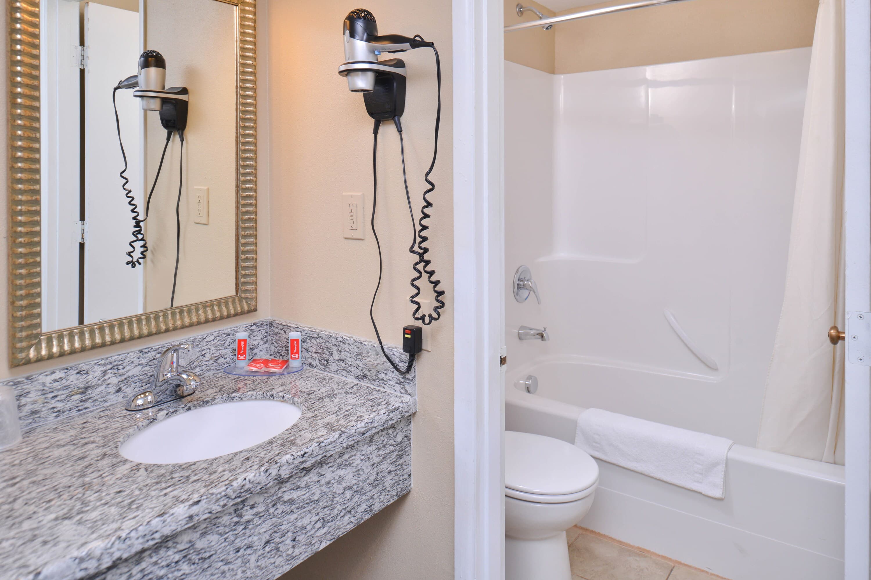 Econo Lodge Kennewick Tri-Cities — 10