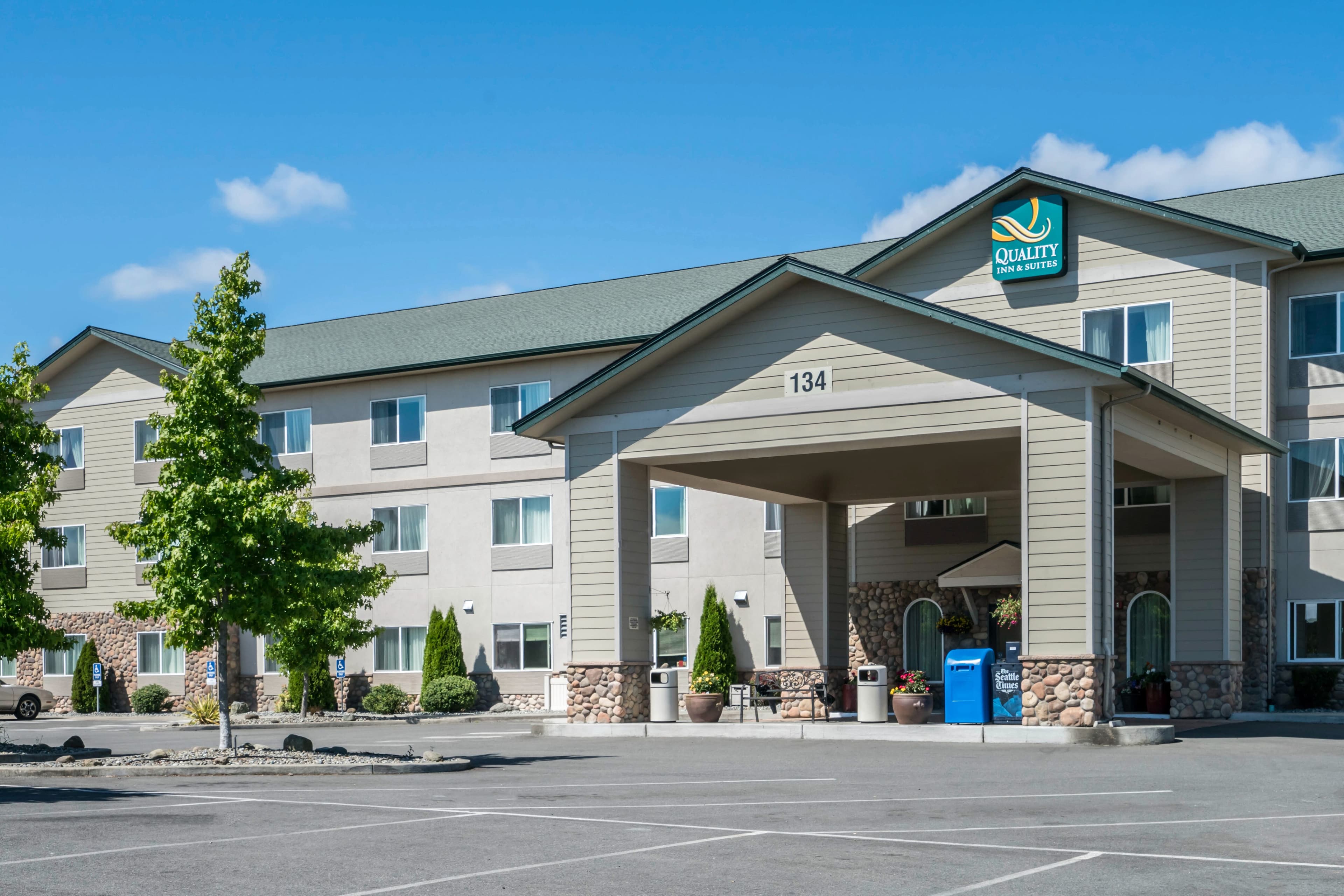 Quality Inn & Suites Sequim at Olympic National Park - Image 1