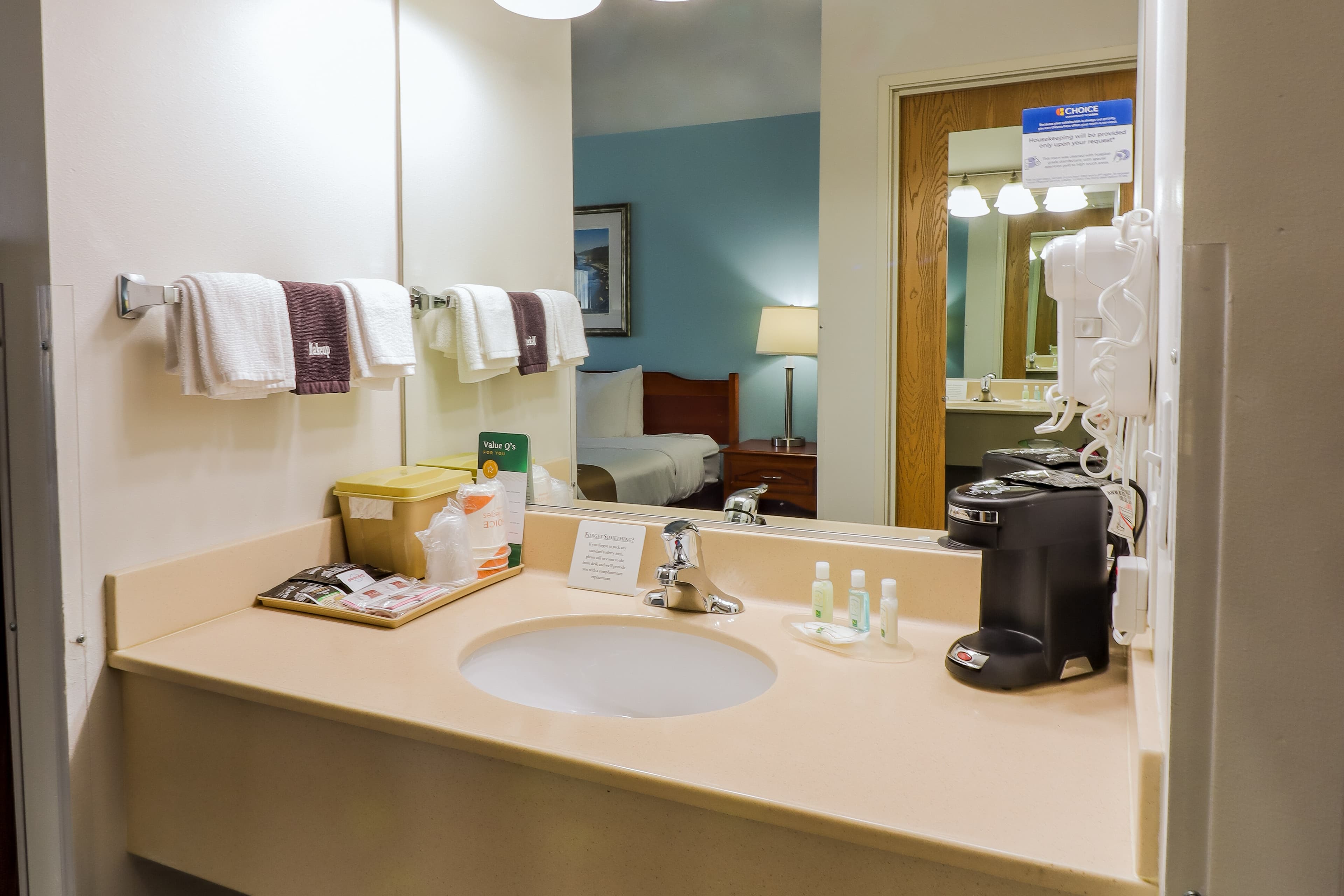 Quality Inn & Suites Sequim at Olympic National Park - Image 3