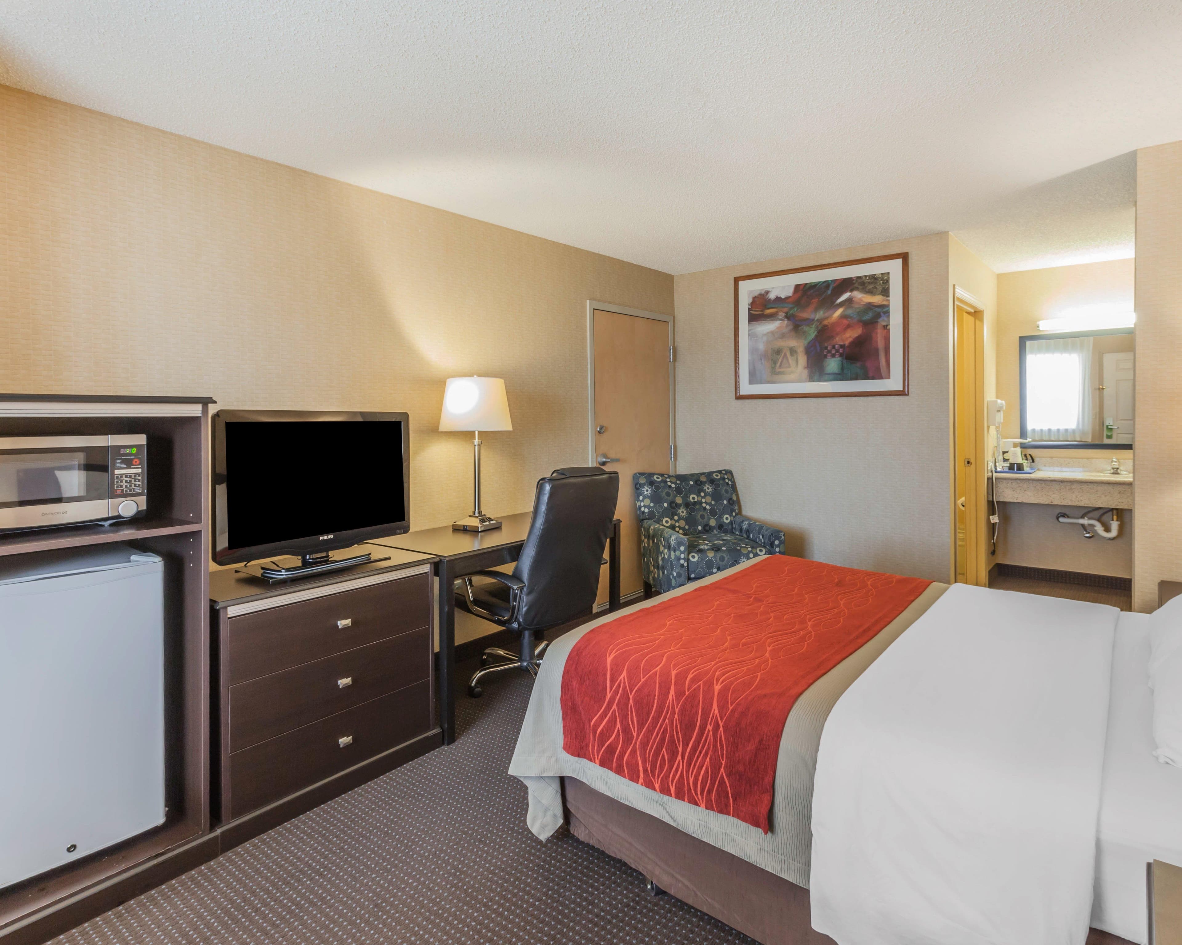Comfort Inn On the Bay - Image 4