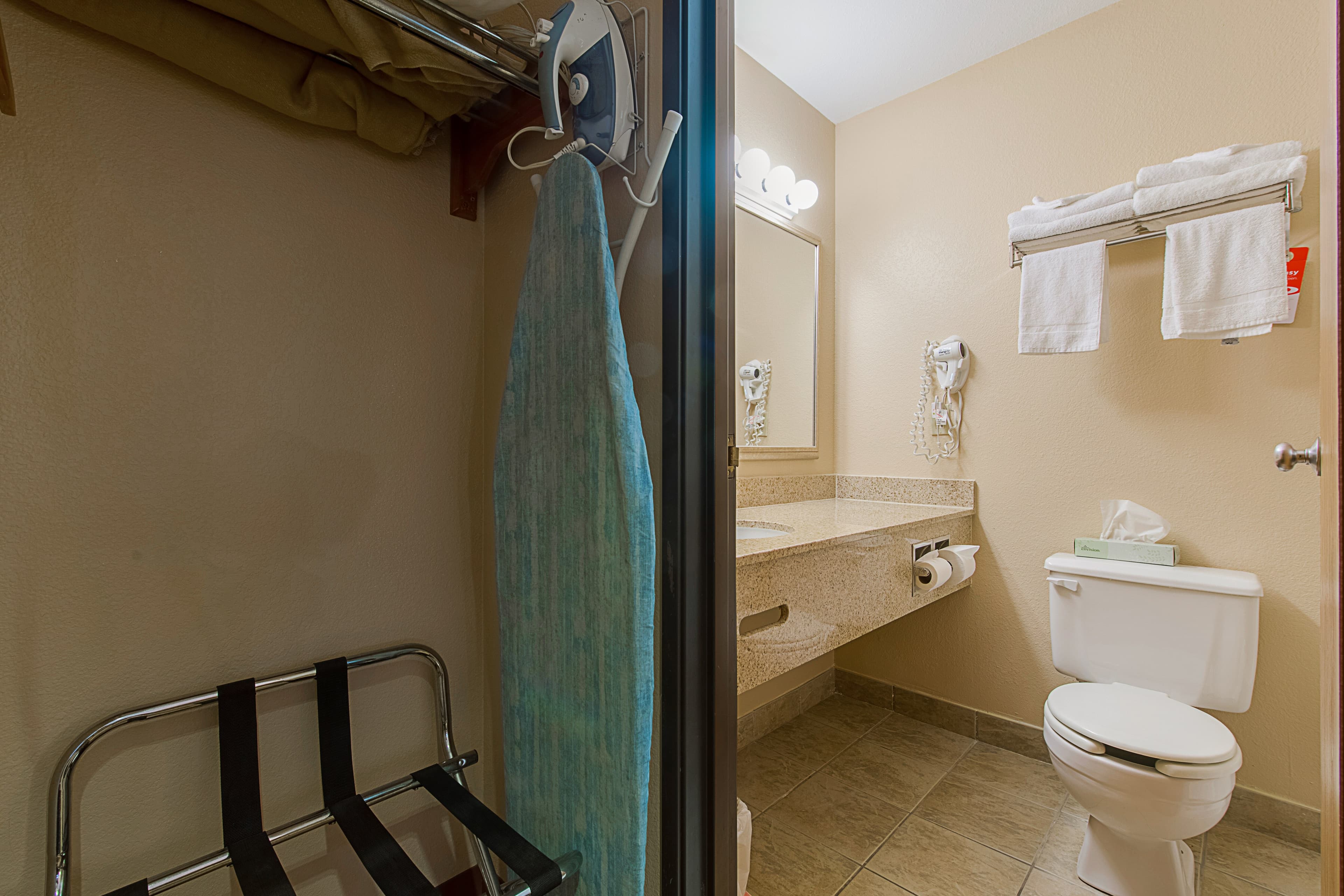 Econo Lodge Buckley Bonney Lake — 13