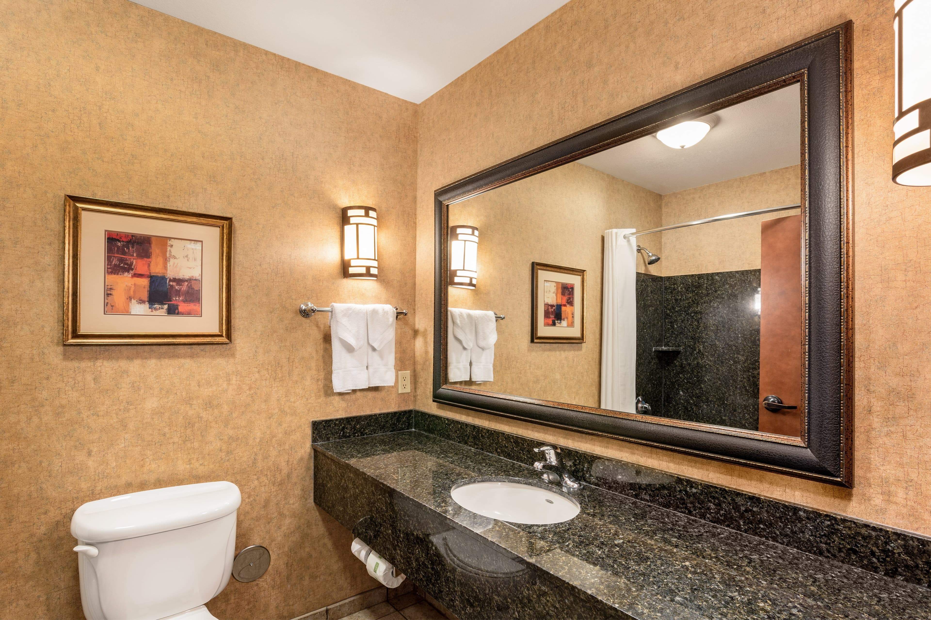 Comfort Suites Moses Lake - Image 3