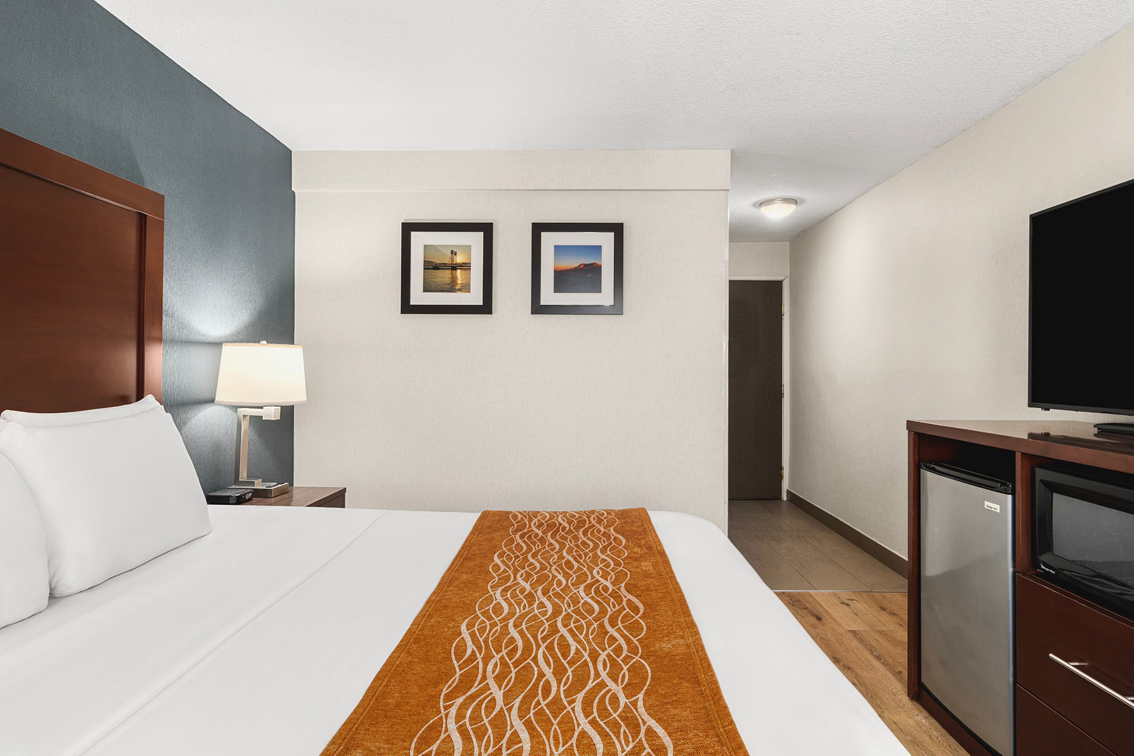 Comfort Inn & Suites Vancouver Downtown City Center — 4