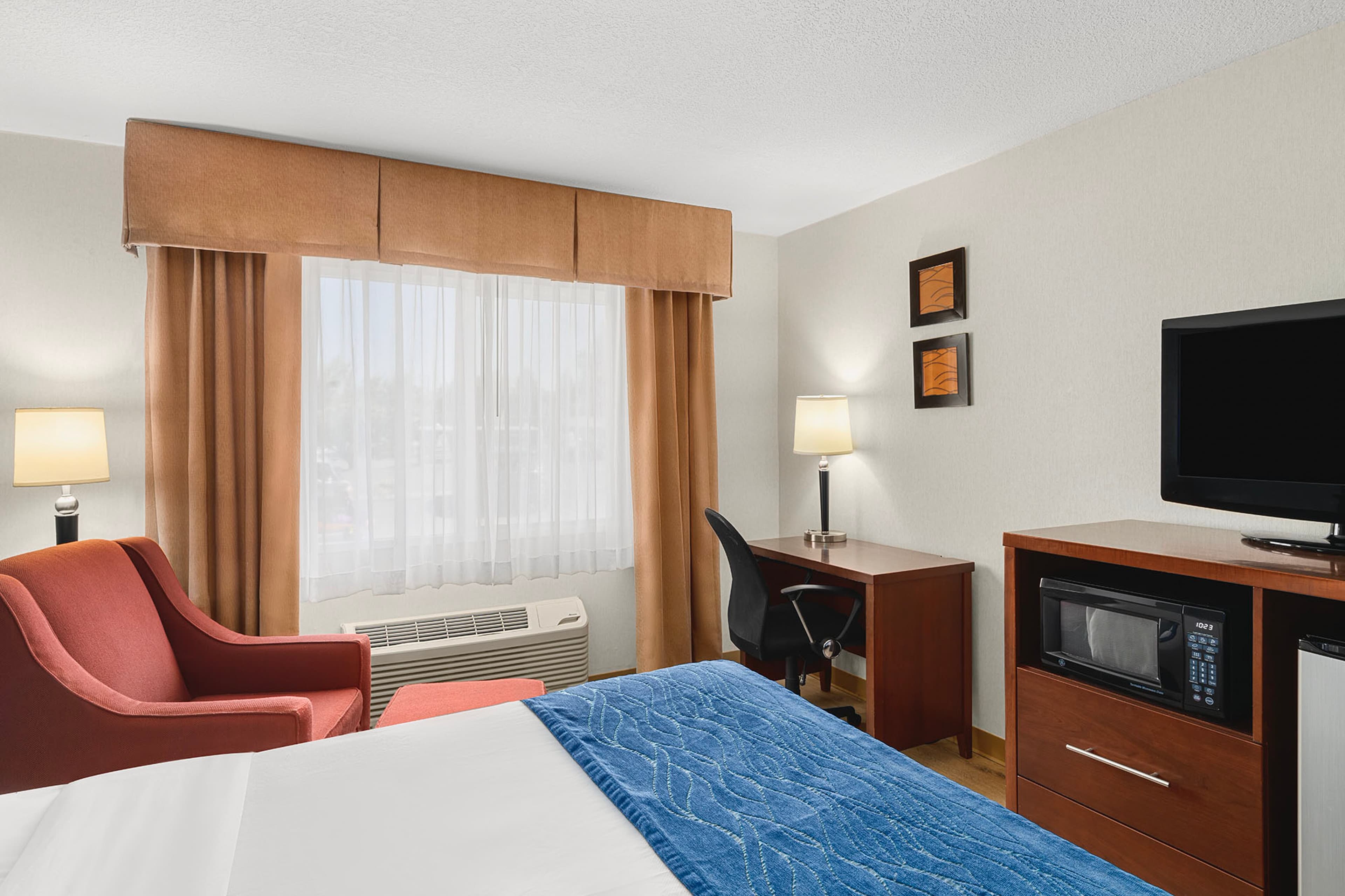 Comfort Inn & Suites Vancouver Downtown City Center — 13