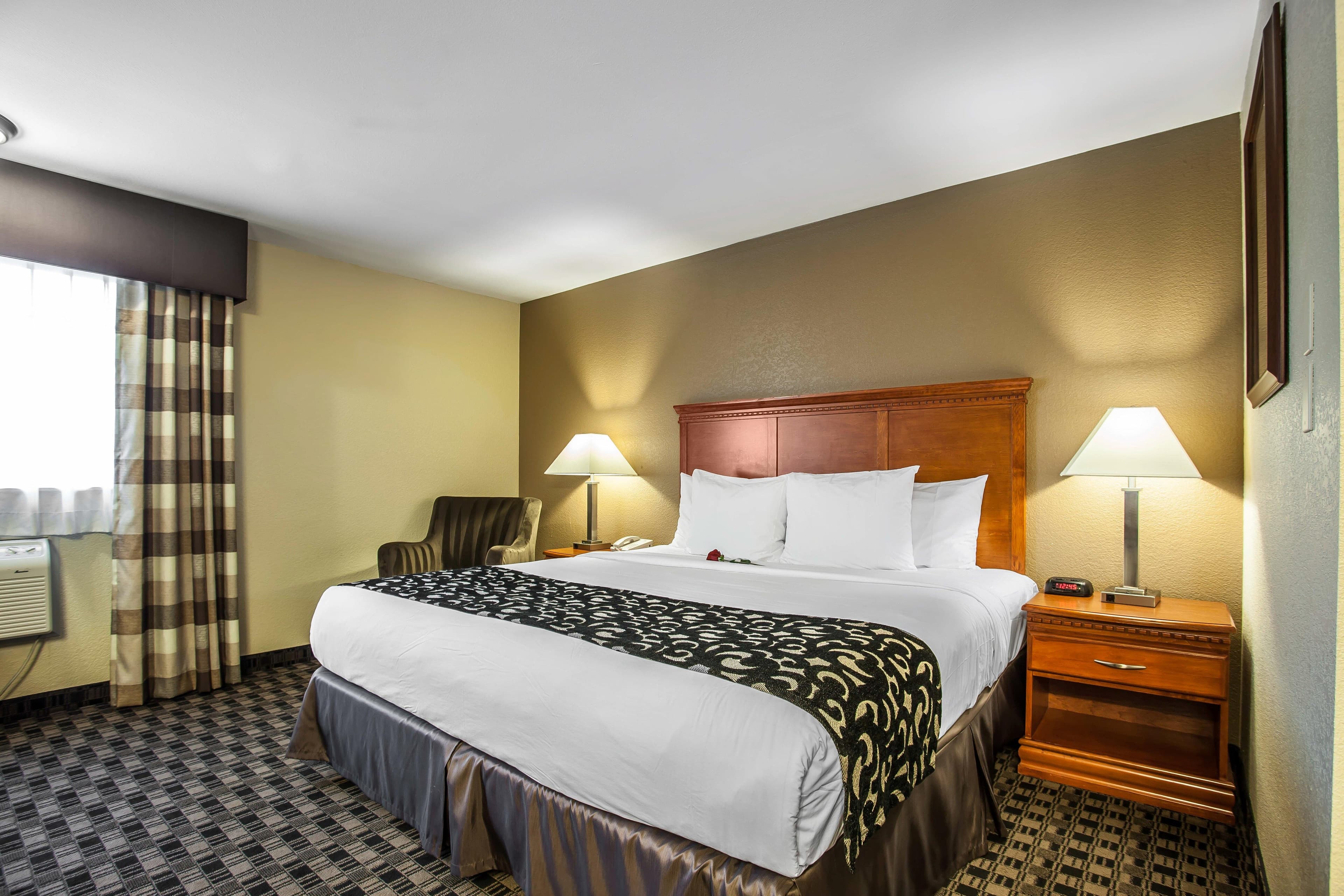 Clarion Inn Renton-Seattle - Image 2