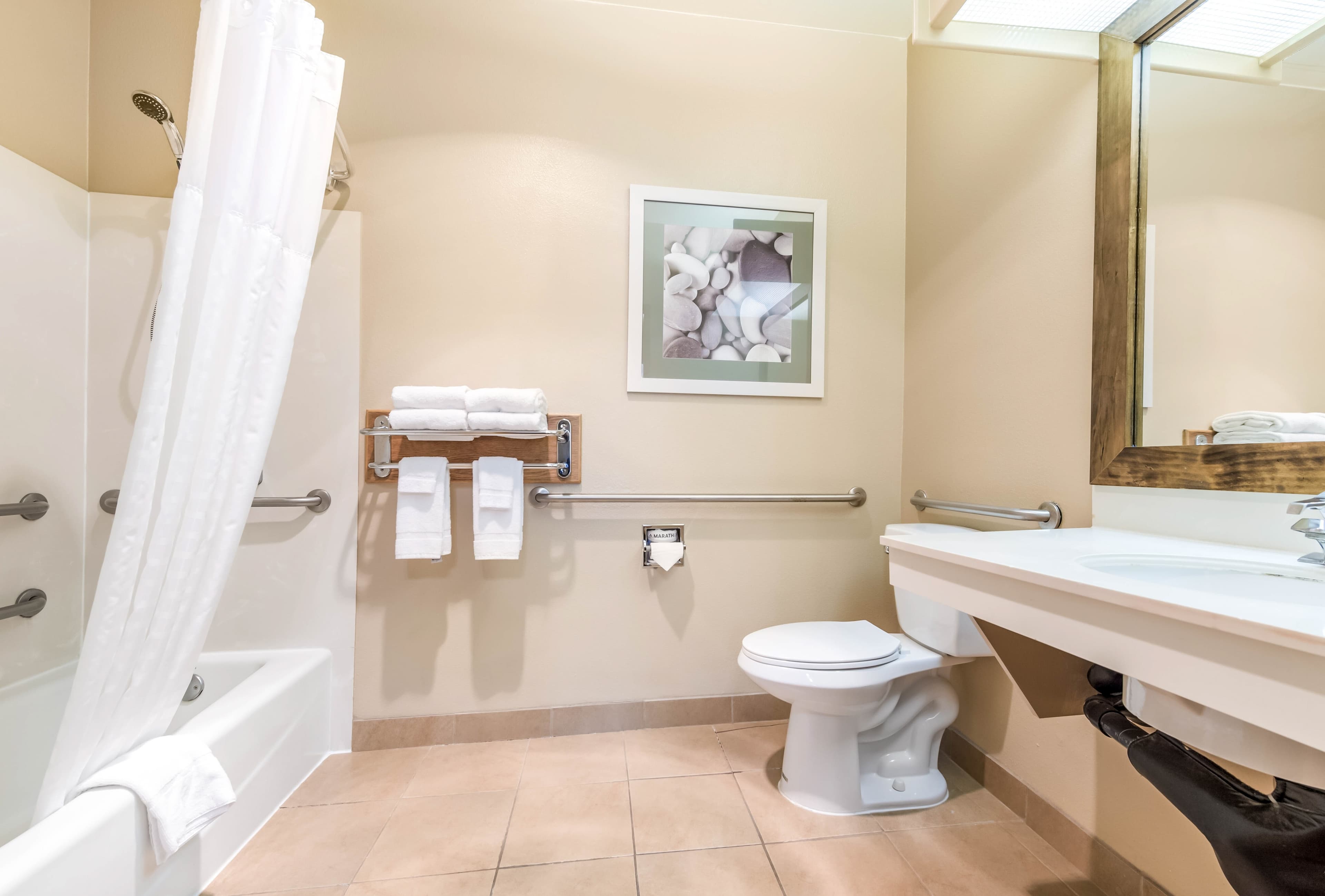 Quality Inn & Suites Bainbridge Island - Image 5