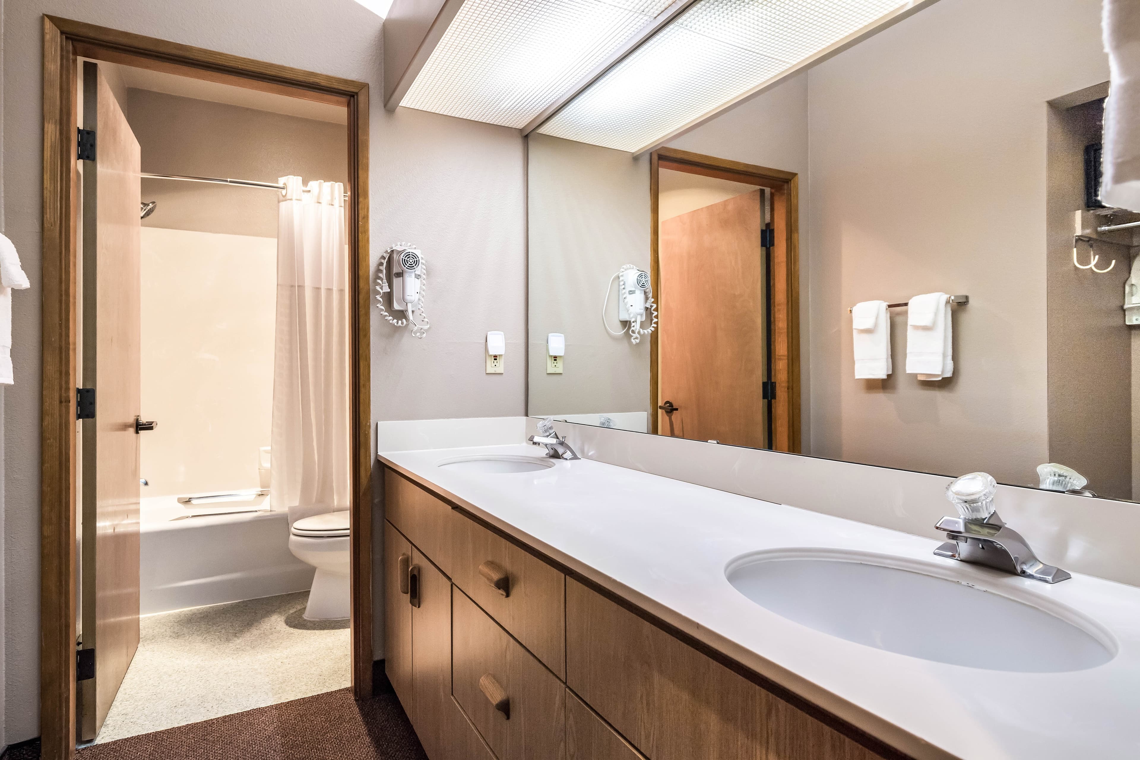 Quality Inn & Suites Bainbridge Island — 10