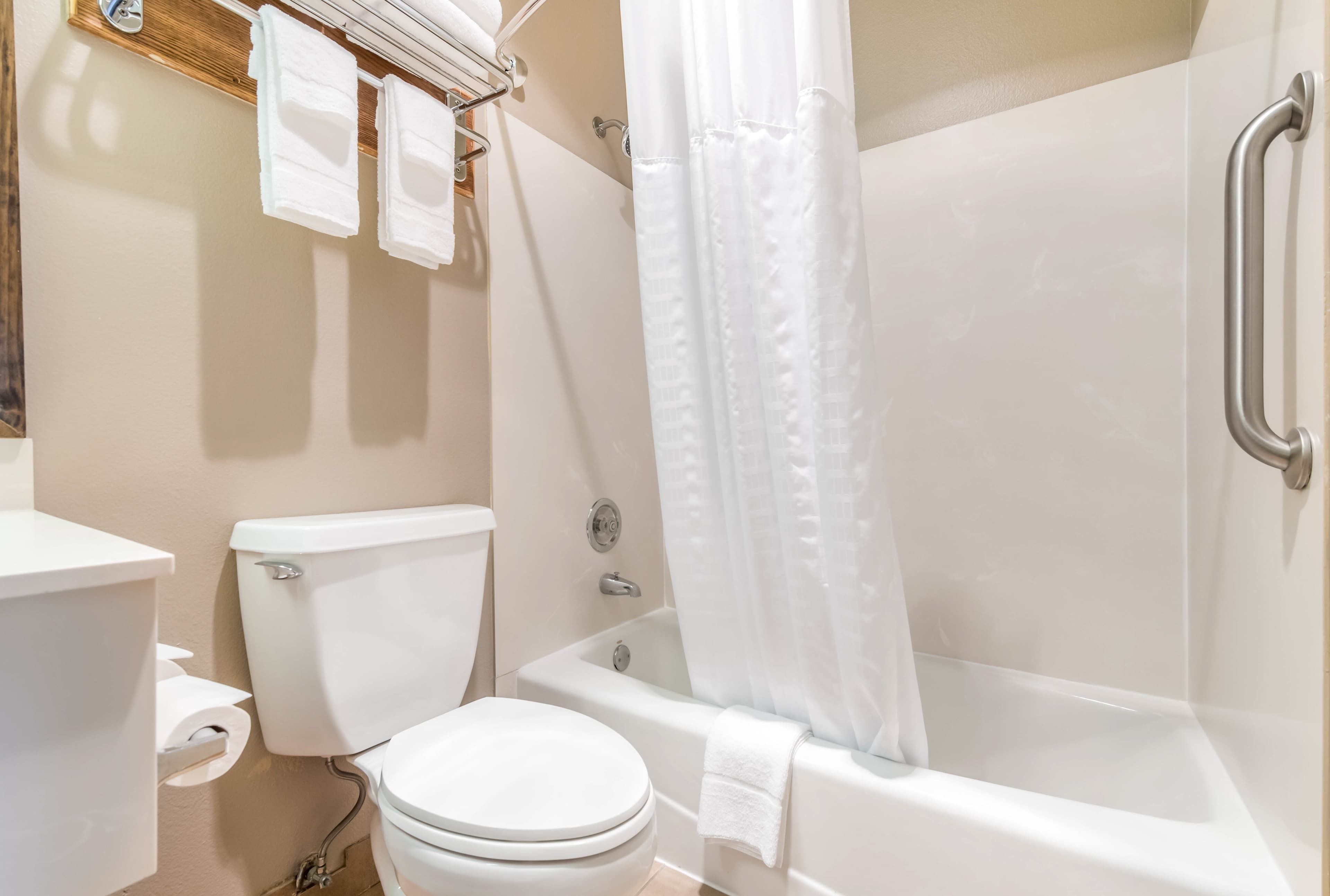 Quality Inn & Suites Bainbridge Island — 14