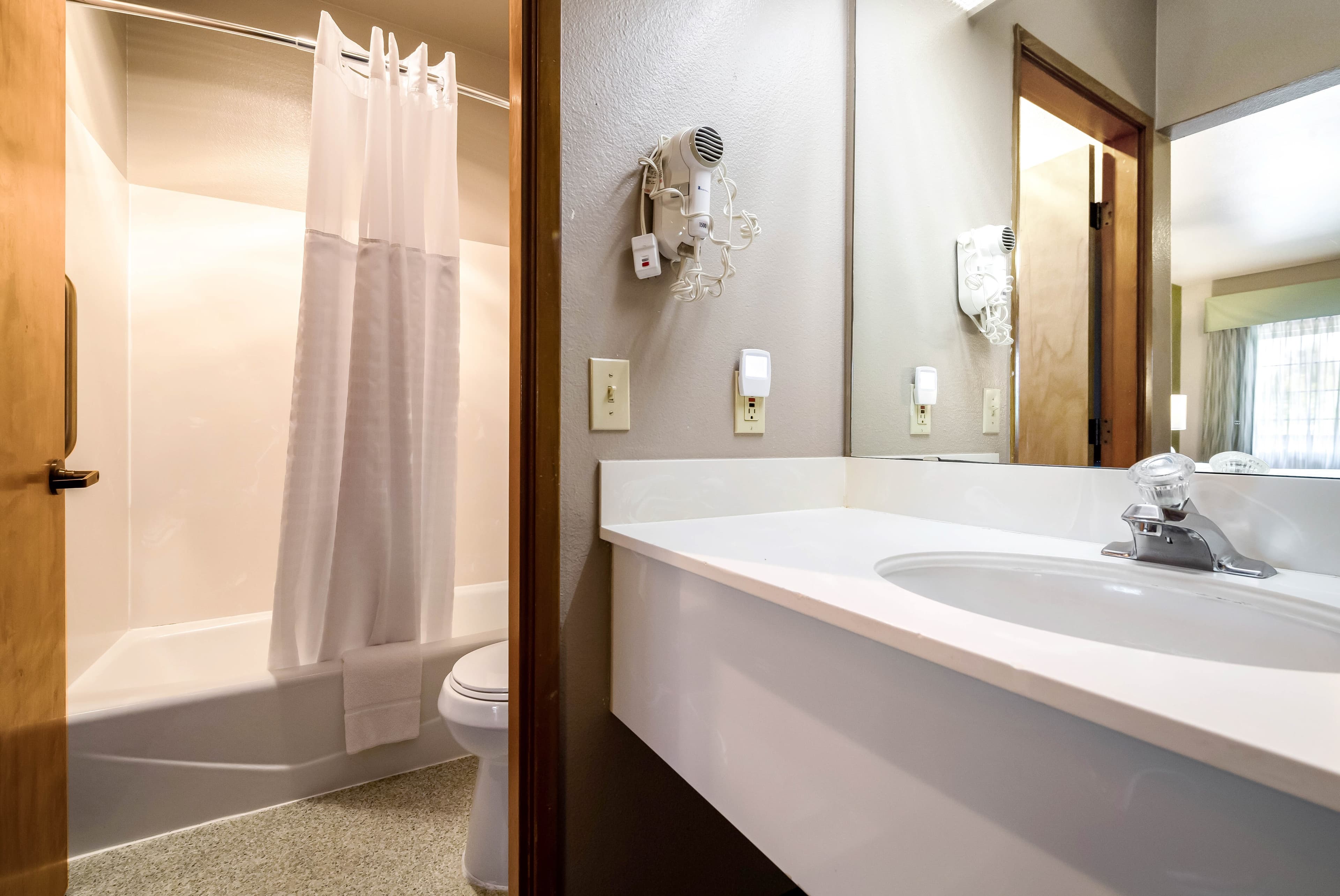 Quality Inn & Suites Bainbridge Island — 31