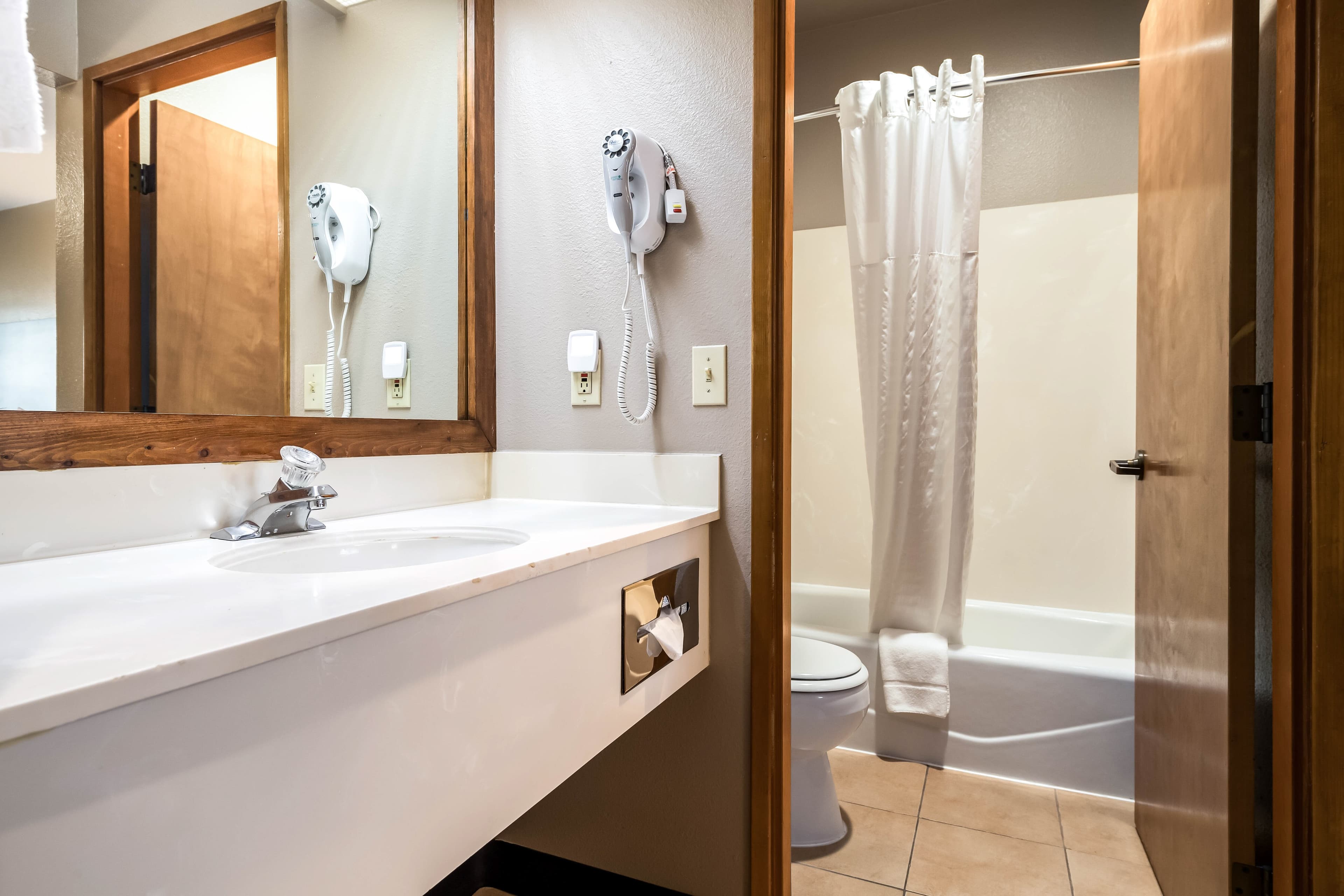Quality Inn & Suites Bainbridge Island — 40