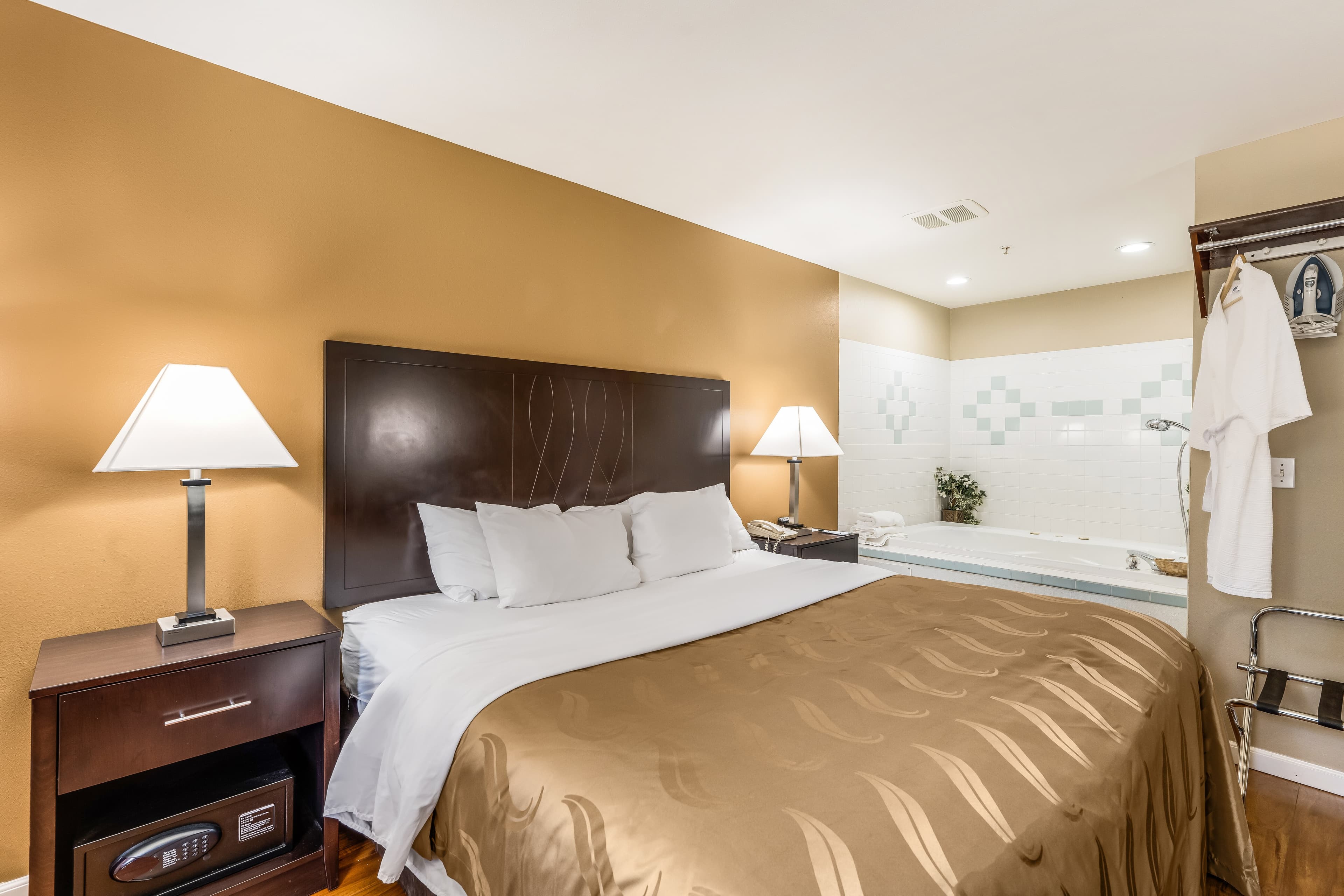 Quality Inn Cle Elum-Ellensburg — 9
