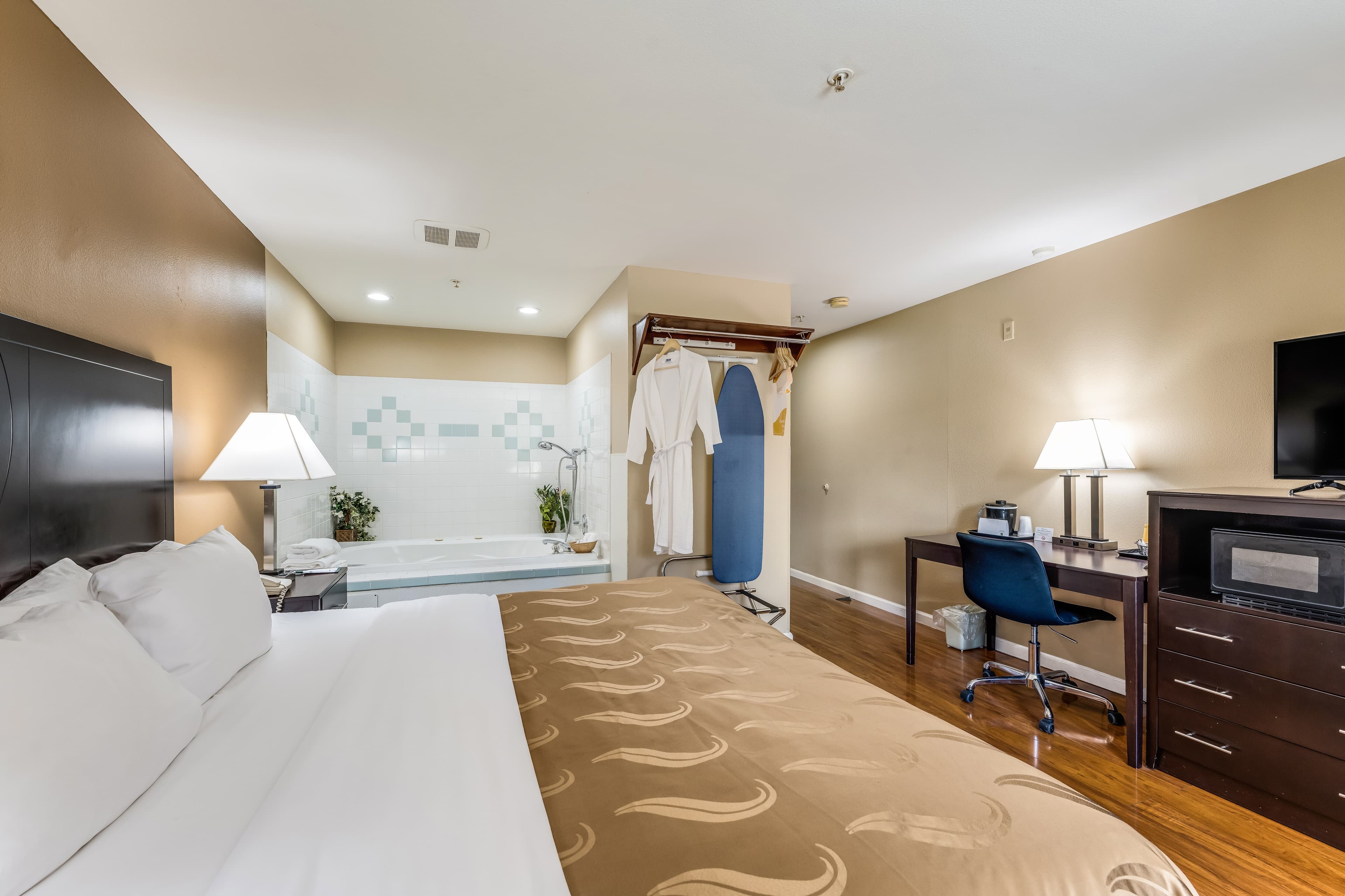Quality Inn Cle Elum-Ellensburg — 10