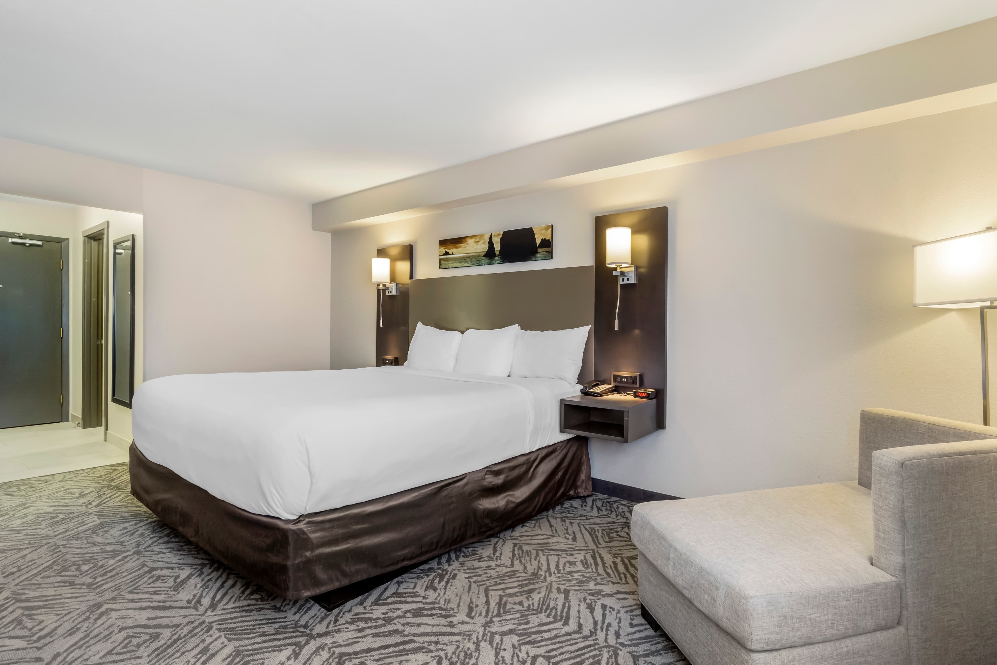 Comfort Inn & Suites Pacific - Auburn — 2