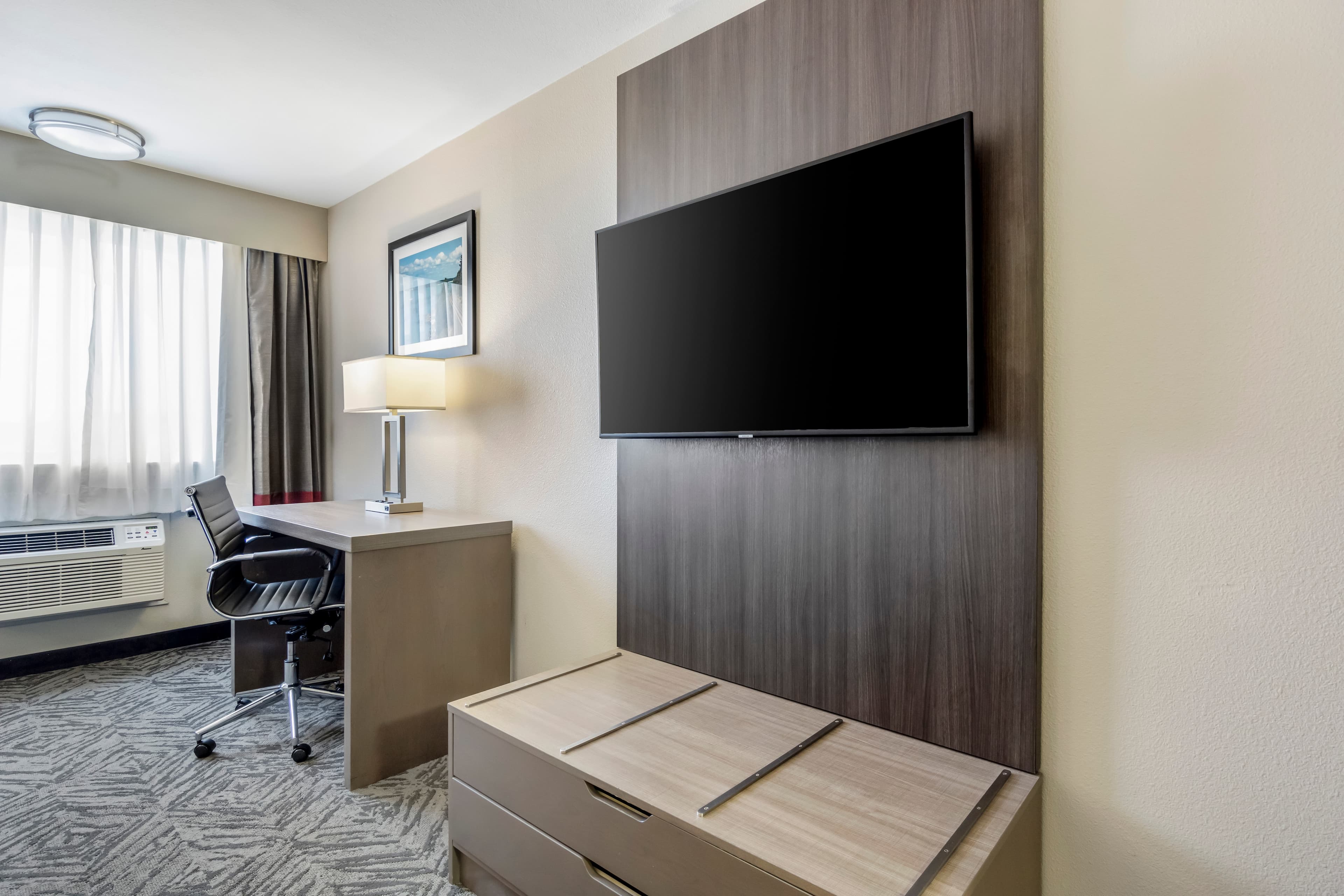 Comfort Inn & Suites Pacific - Auburn — 3