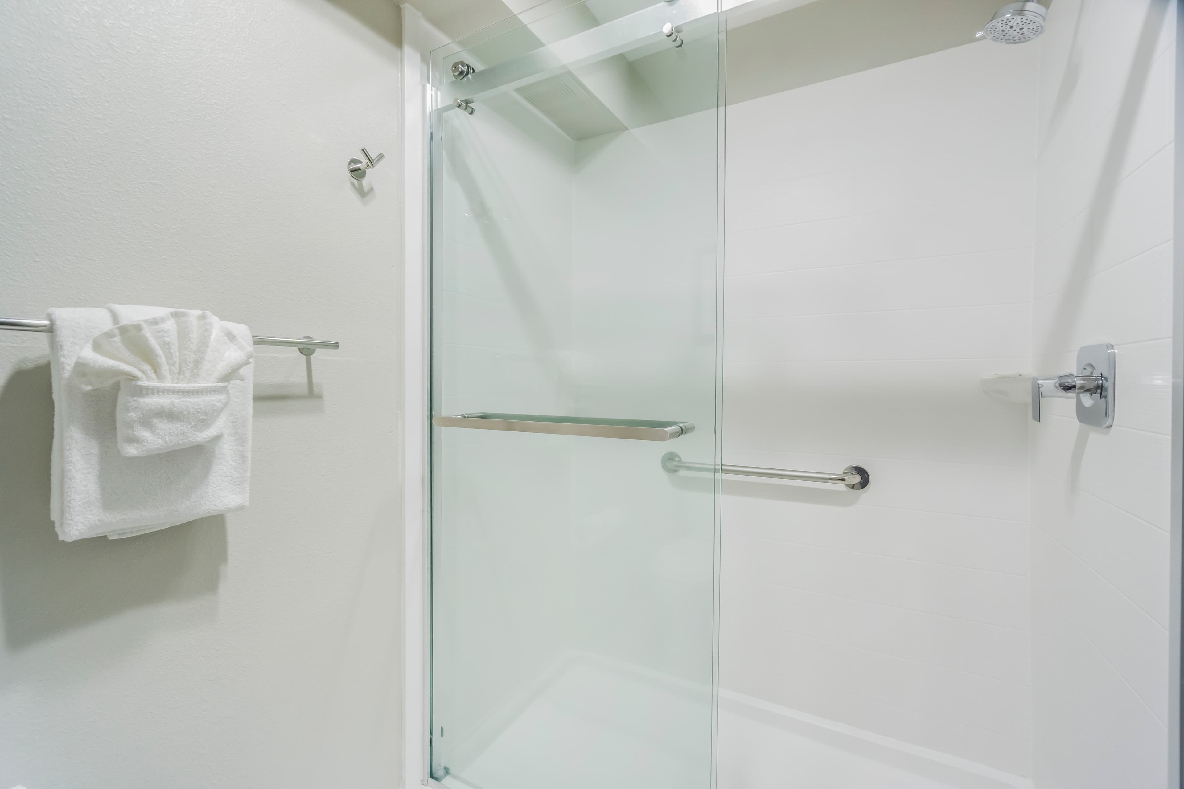 Comfort Inn & Suites Pacific - Auburn — 5