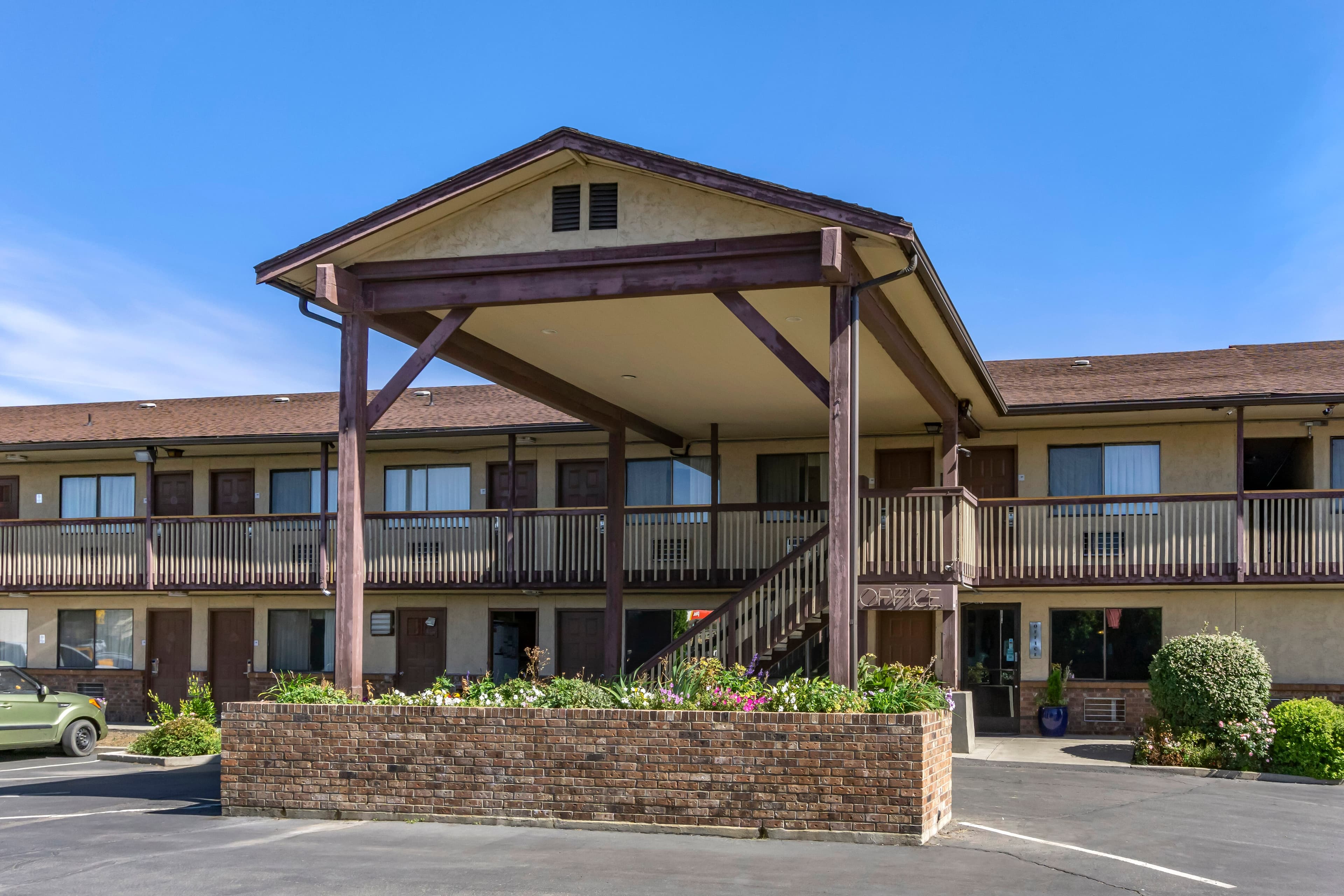 Econo Lodge Ellensburg Near University - Image 1