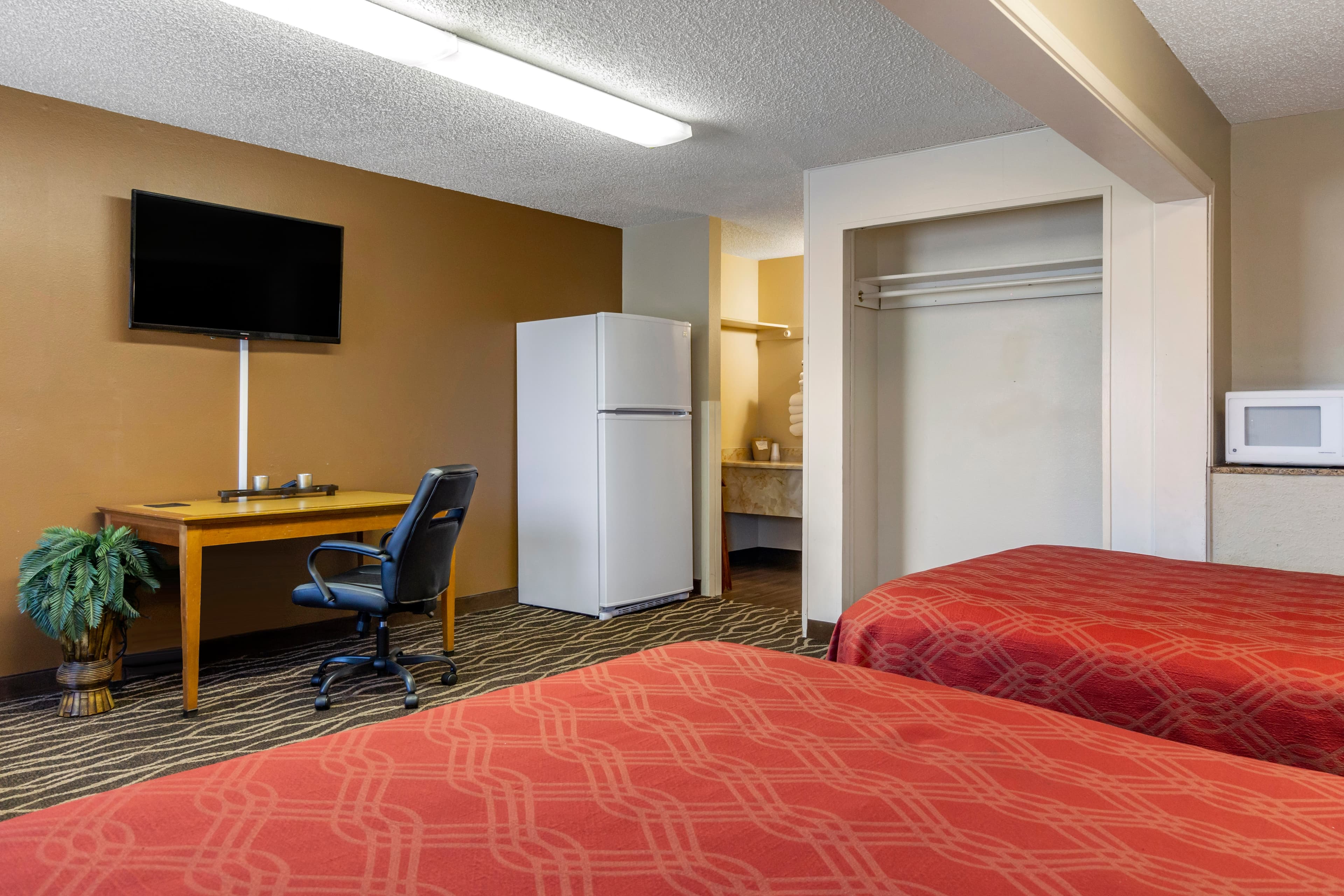 Econo Lodge Ellensburg Near University - Image 3