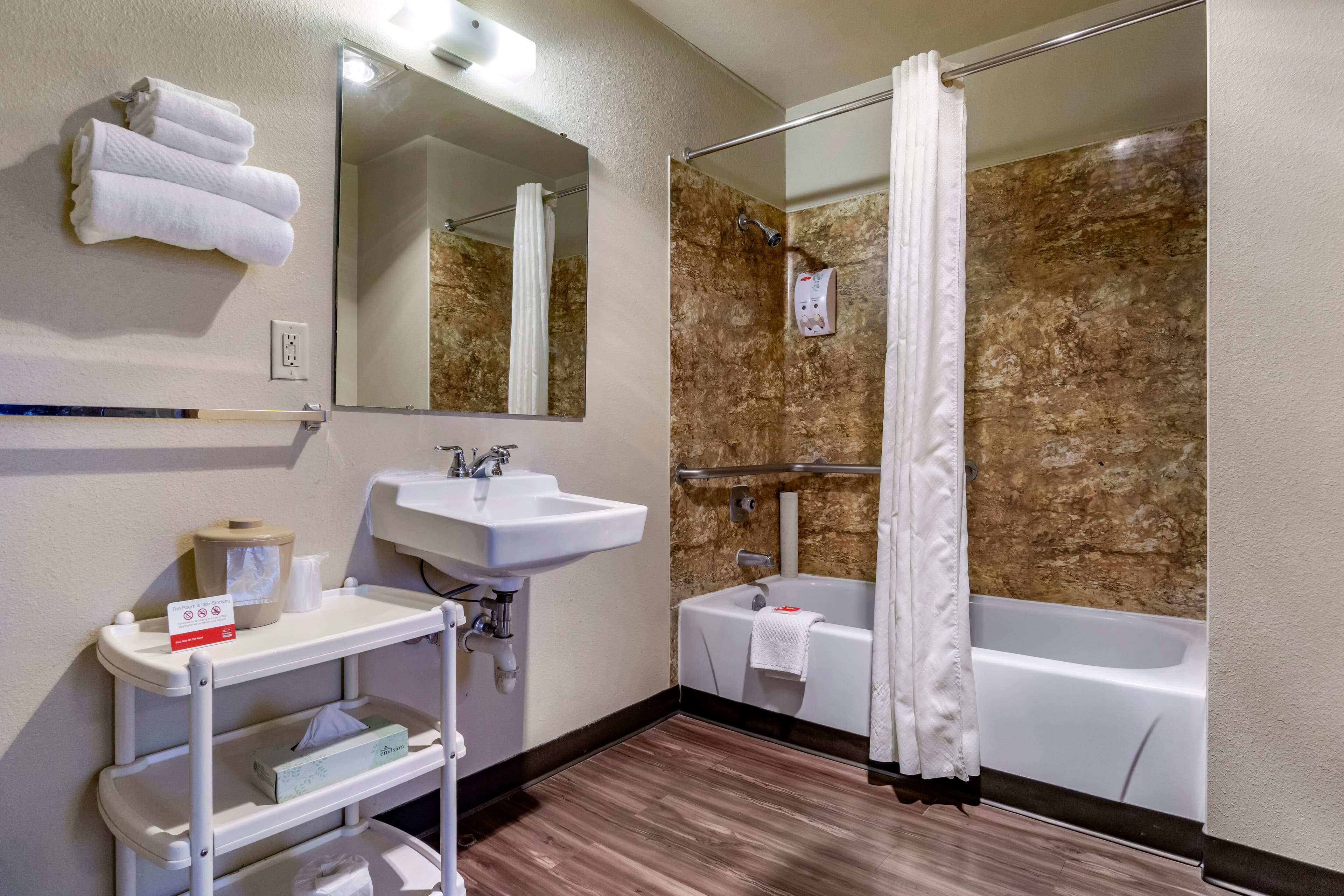 Econo Lodge Ellensburg Near University — 14
