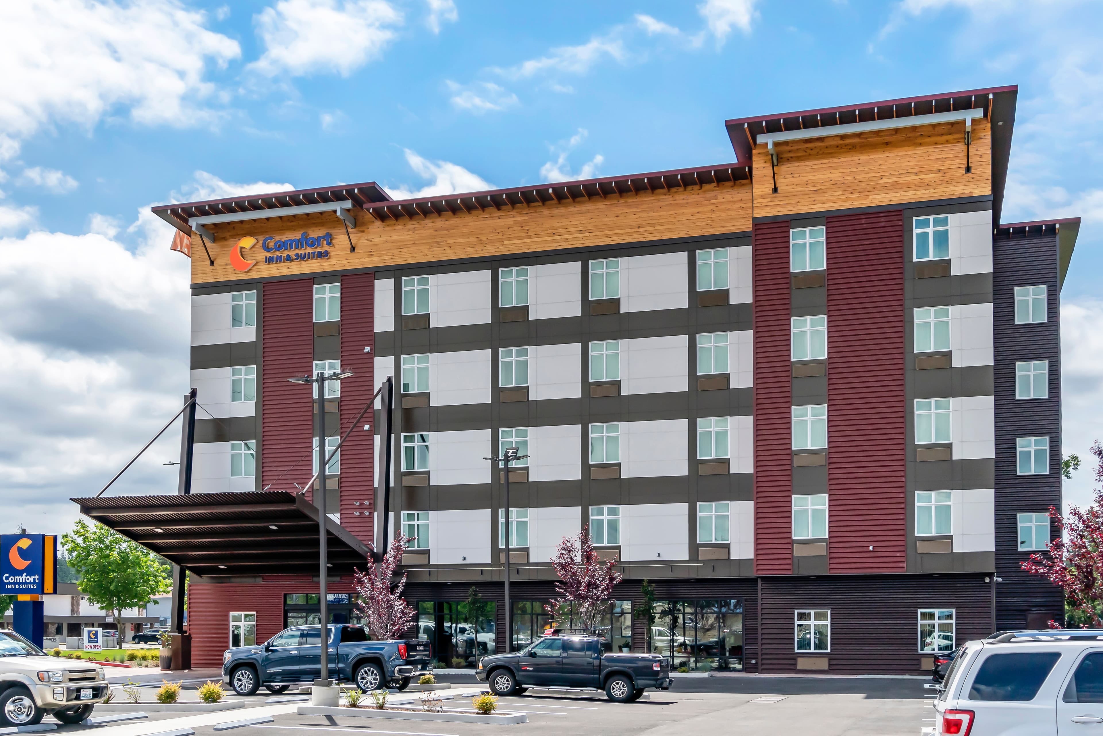 Comfort Inn & Suites Lakewood by JBLM - Image 1