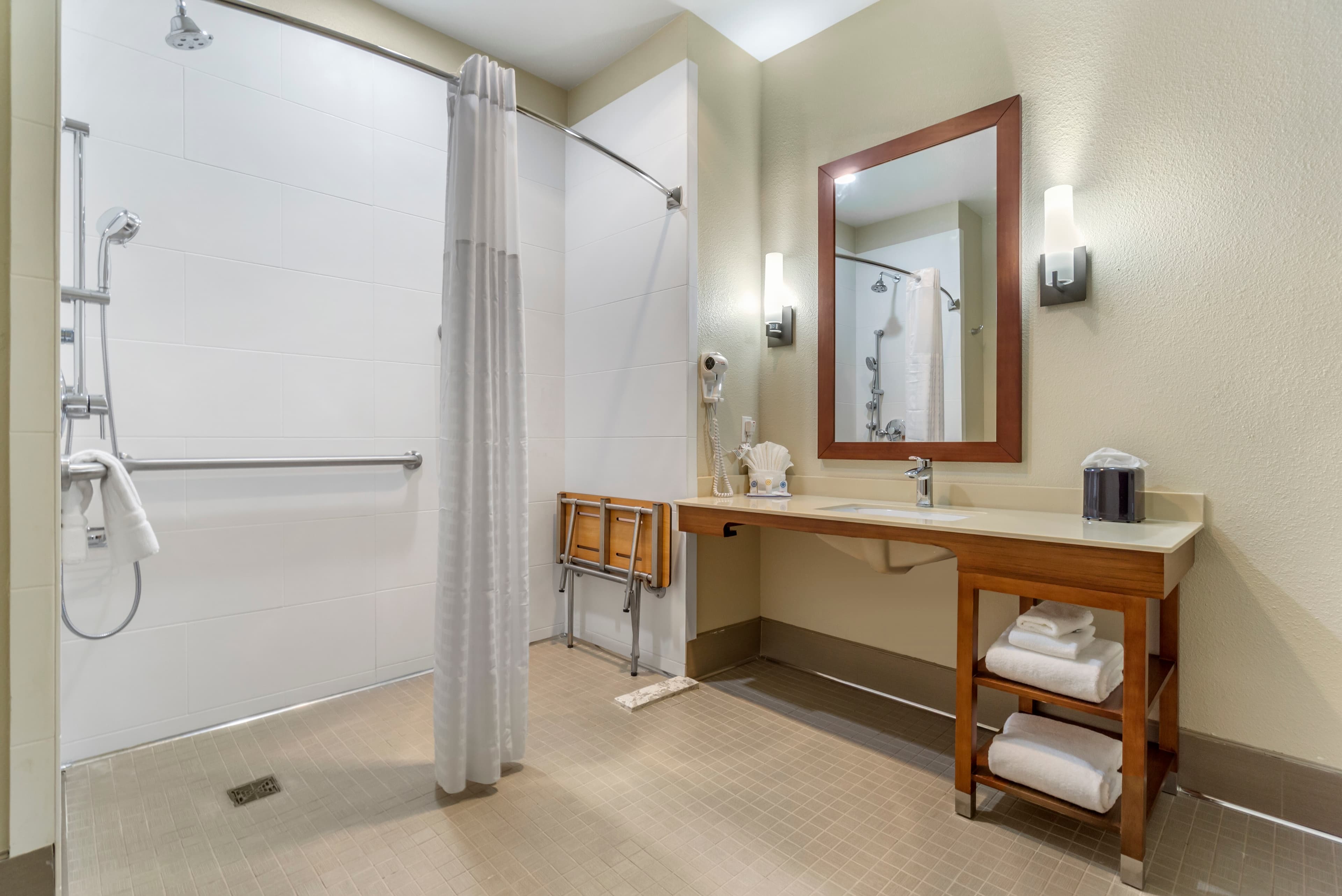 Comfort Inn & Suites Lakewood by JBLM - Image 5