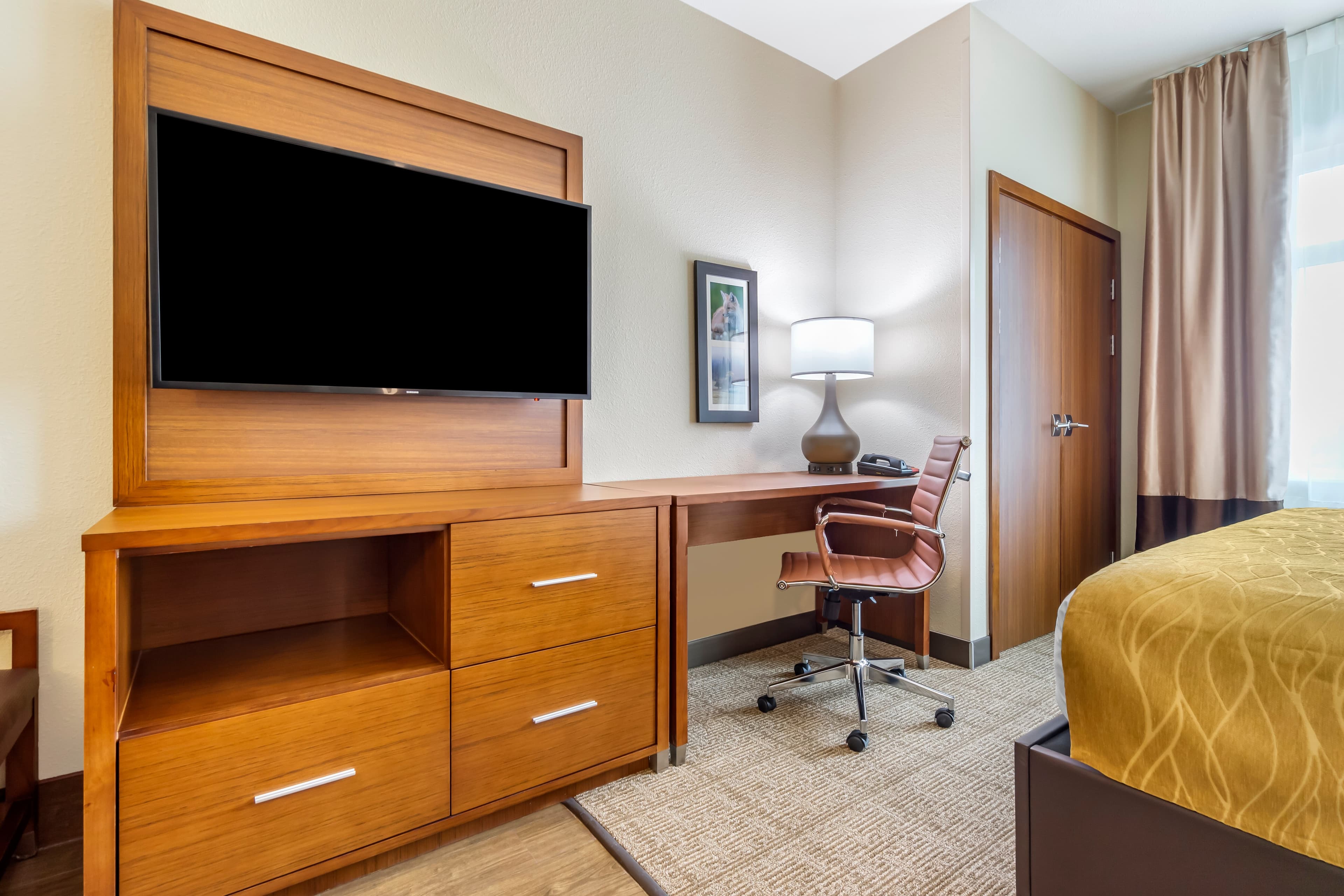 Comfort Inn & Suites Lakewood by JBLM — 8