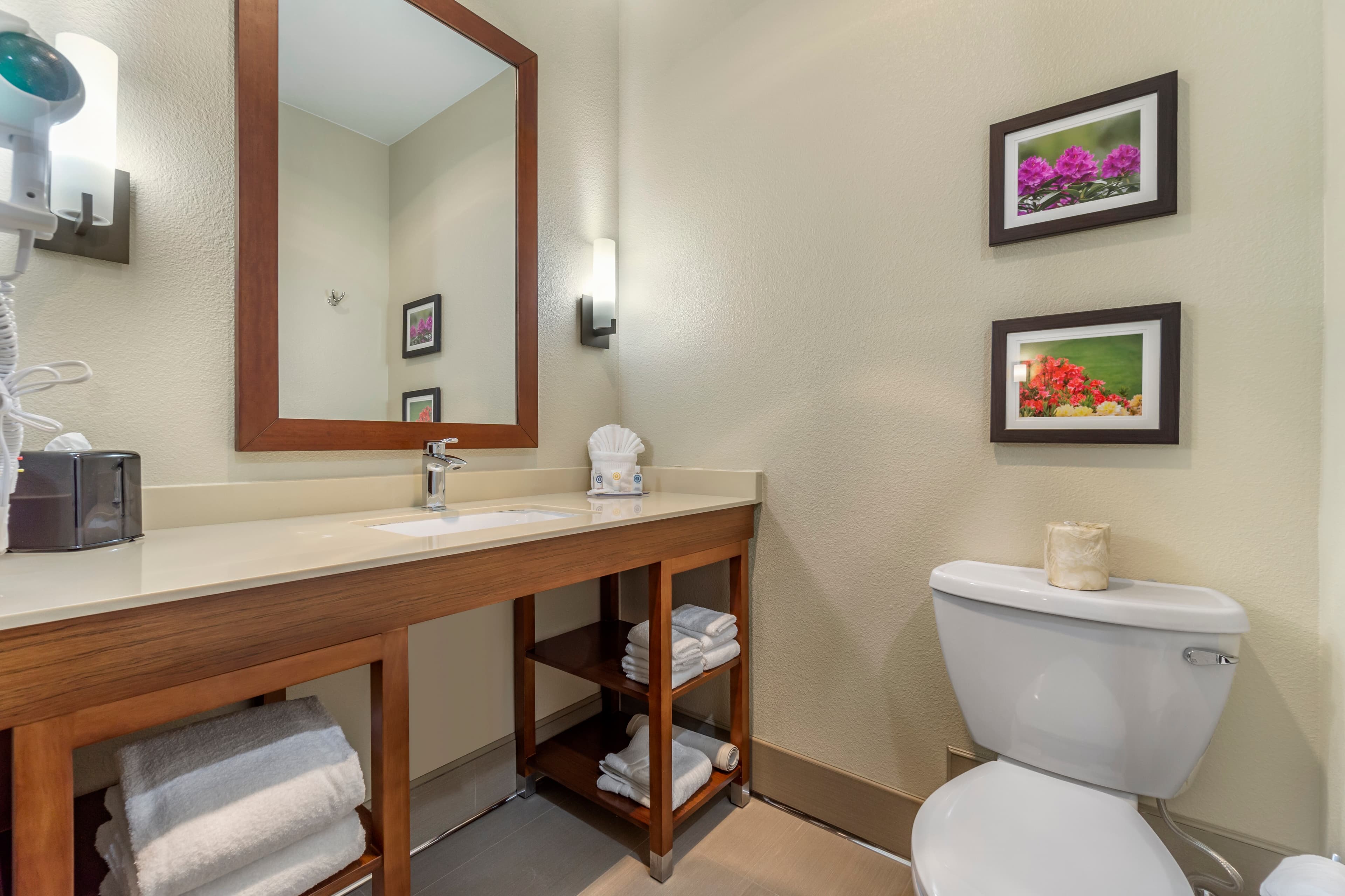 Comfort Inn & Suites Lakewood by JBLM — 9