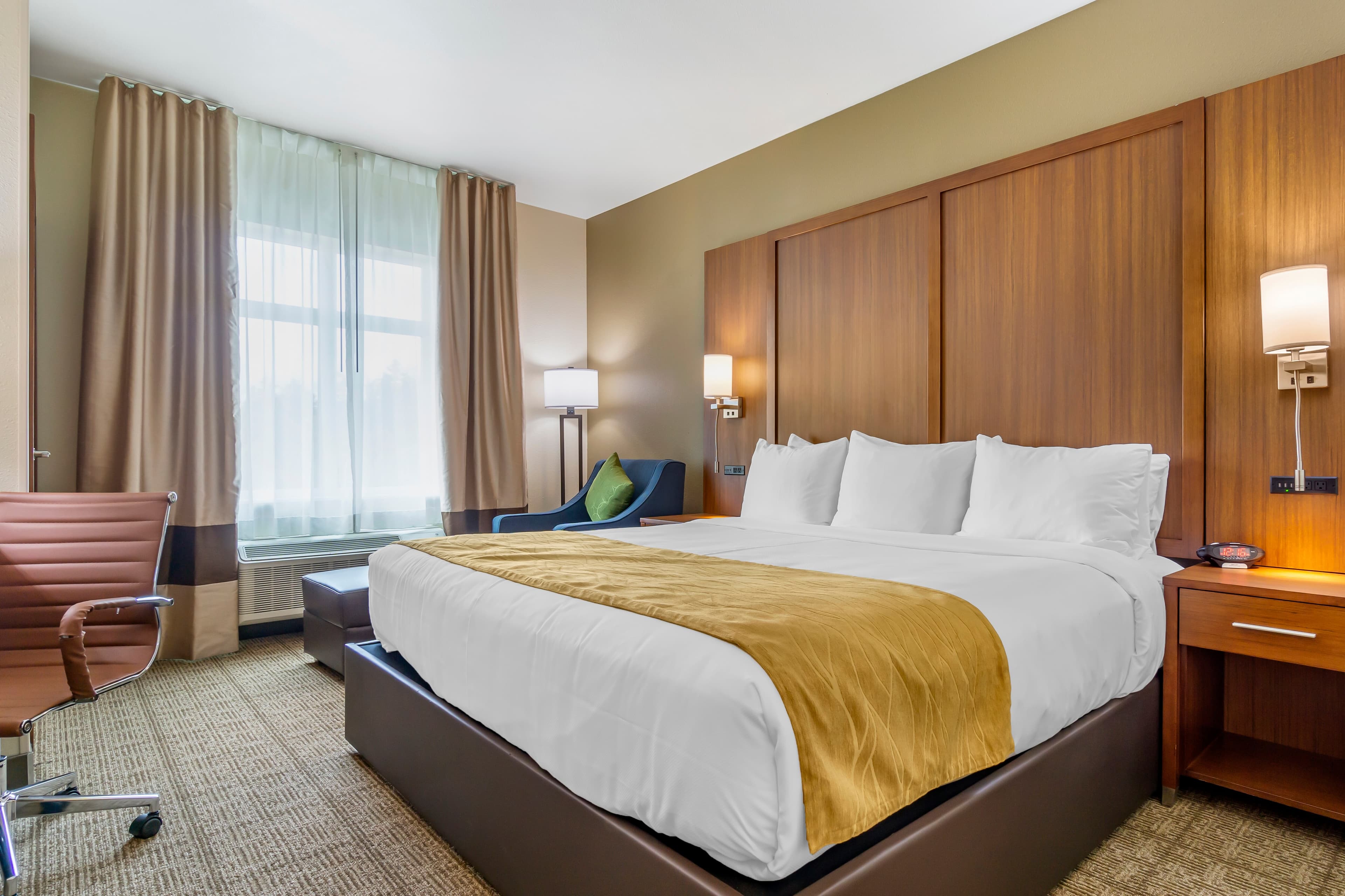 Comfort Inn & Suites Lakewood by JBLM — 10